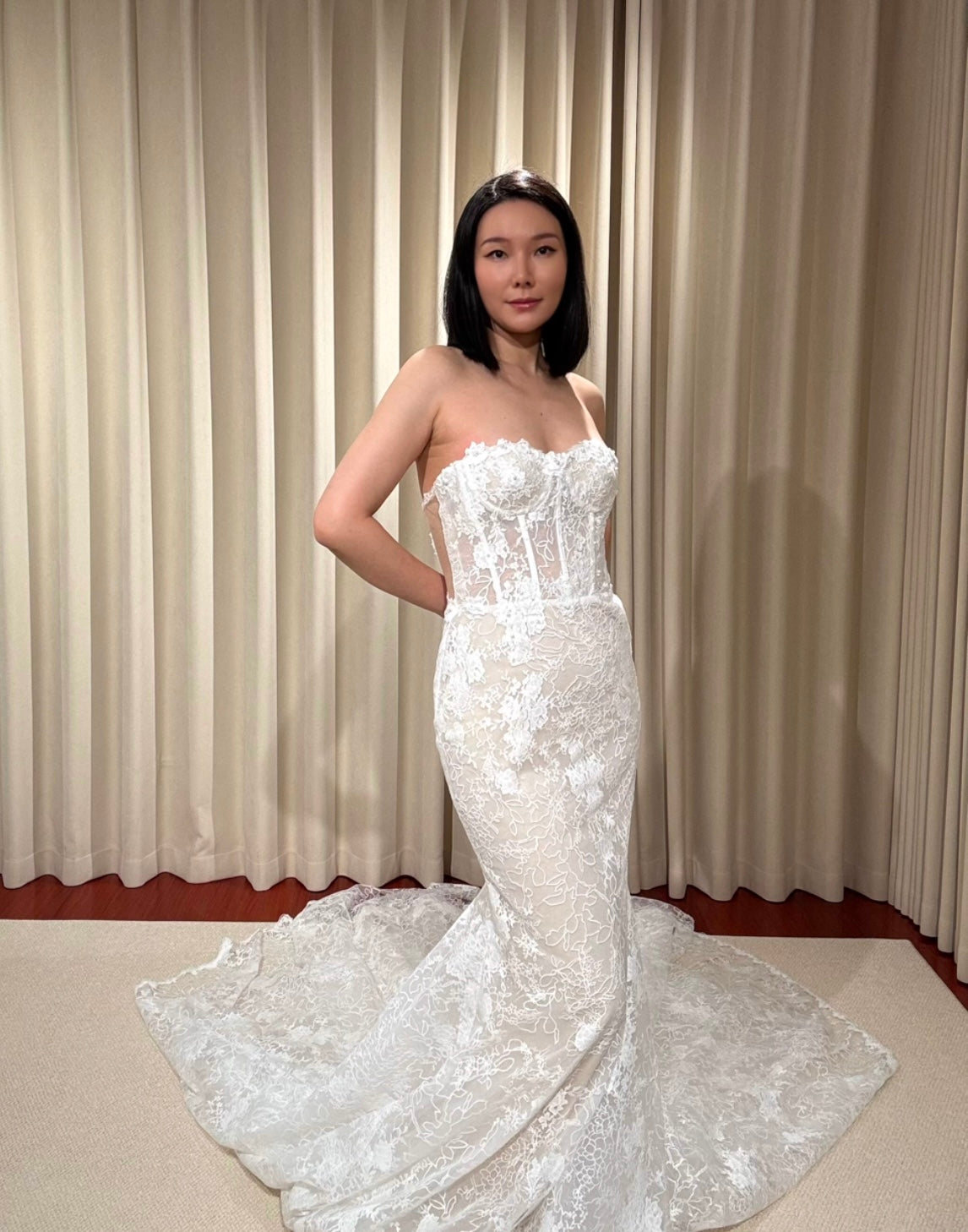 Lacy | Sample dress