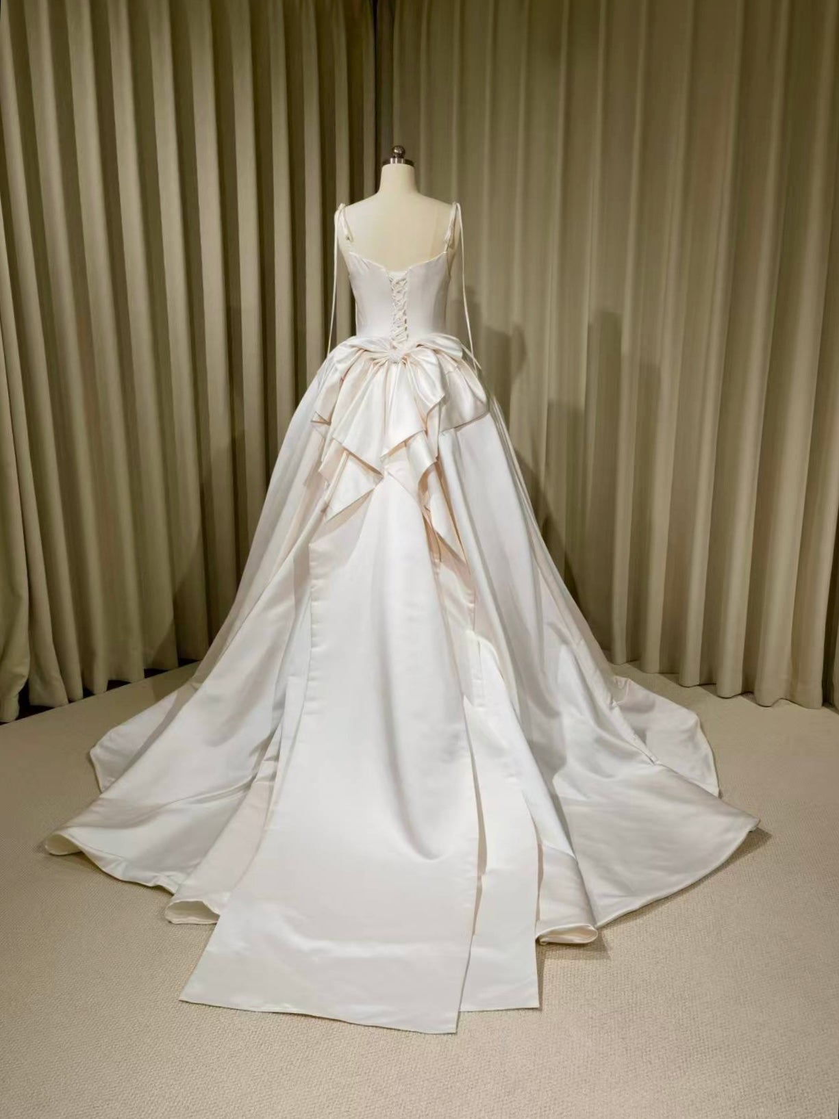 Lilibet | Sample dress