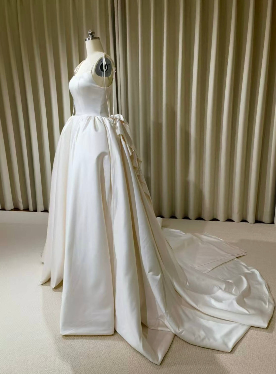 Lilibet | Sample dress