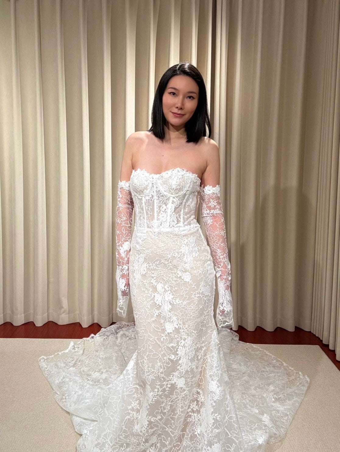 Lacy | Sample dress
