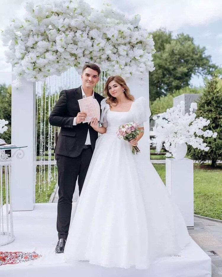 Puff Short Sleeves Wedding Bridal Dress with Detachable Bow, After Party Gown, Simple, Modern & Elegant French Style, Customizable