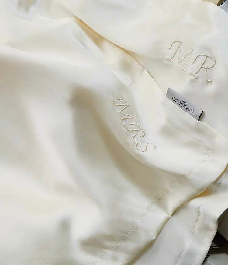 Organic mulberry silk pillowcase, unique wedding gift for the couple, Mr & Mrs high-quality gift set, groom gift from bride on wedding day