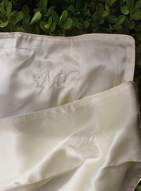 Organic mulberry silk pillowcase, unique wedding gift for the couple, Mr & Mrs high-quality gift set, groom gift from bride on wedding day