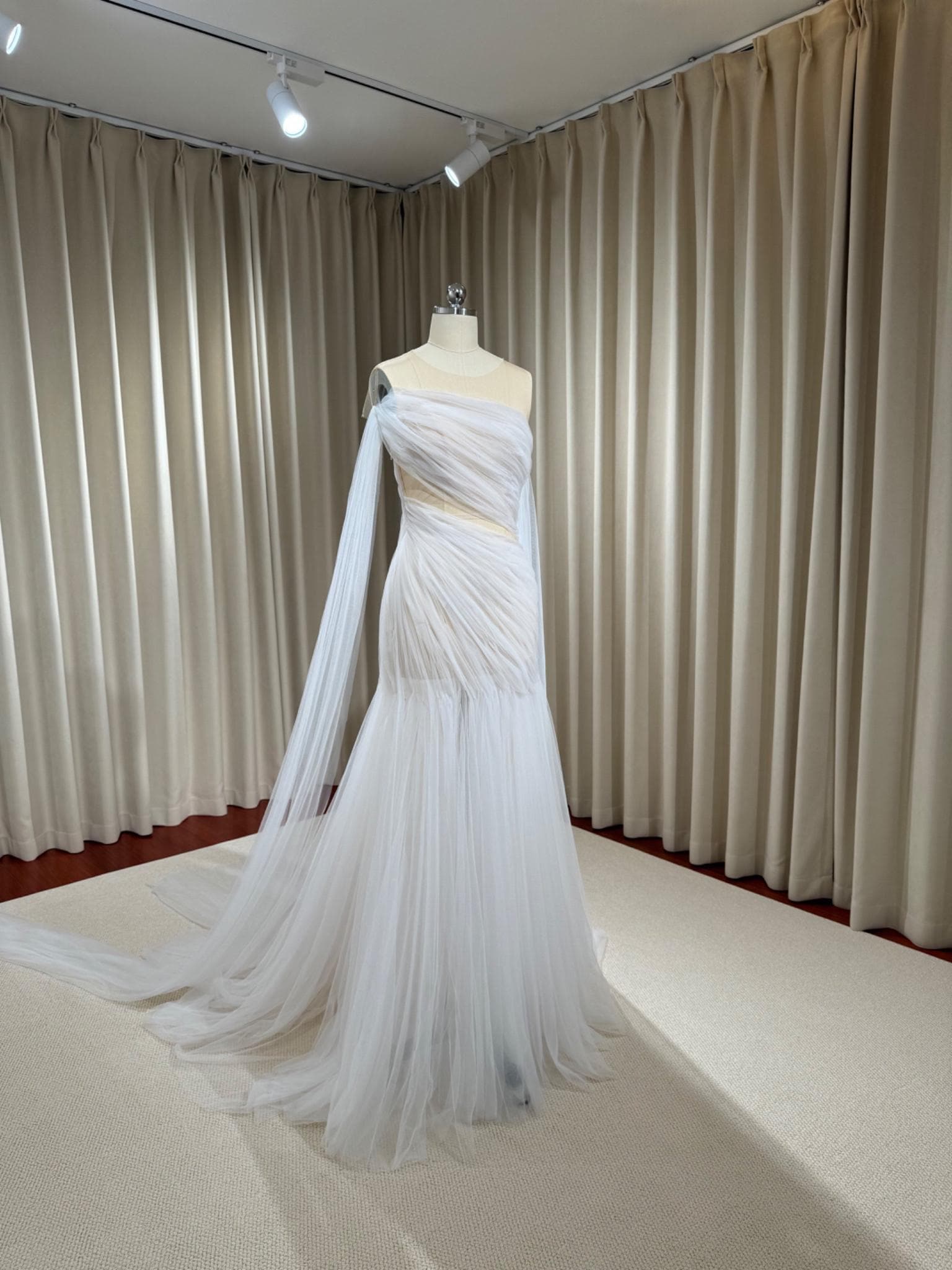 tulle casual dress Casual Short Two Piece Wedding Dress with Lace Top and Tulle Skirt