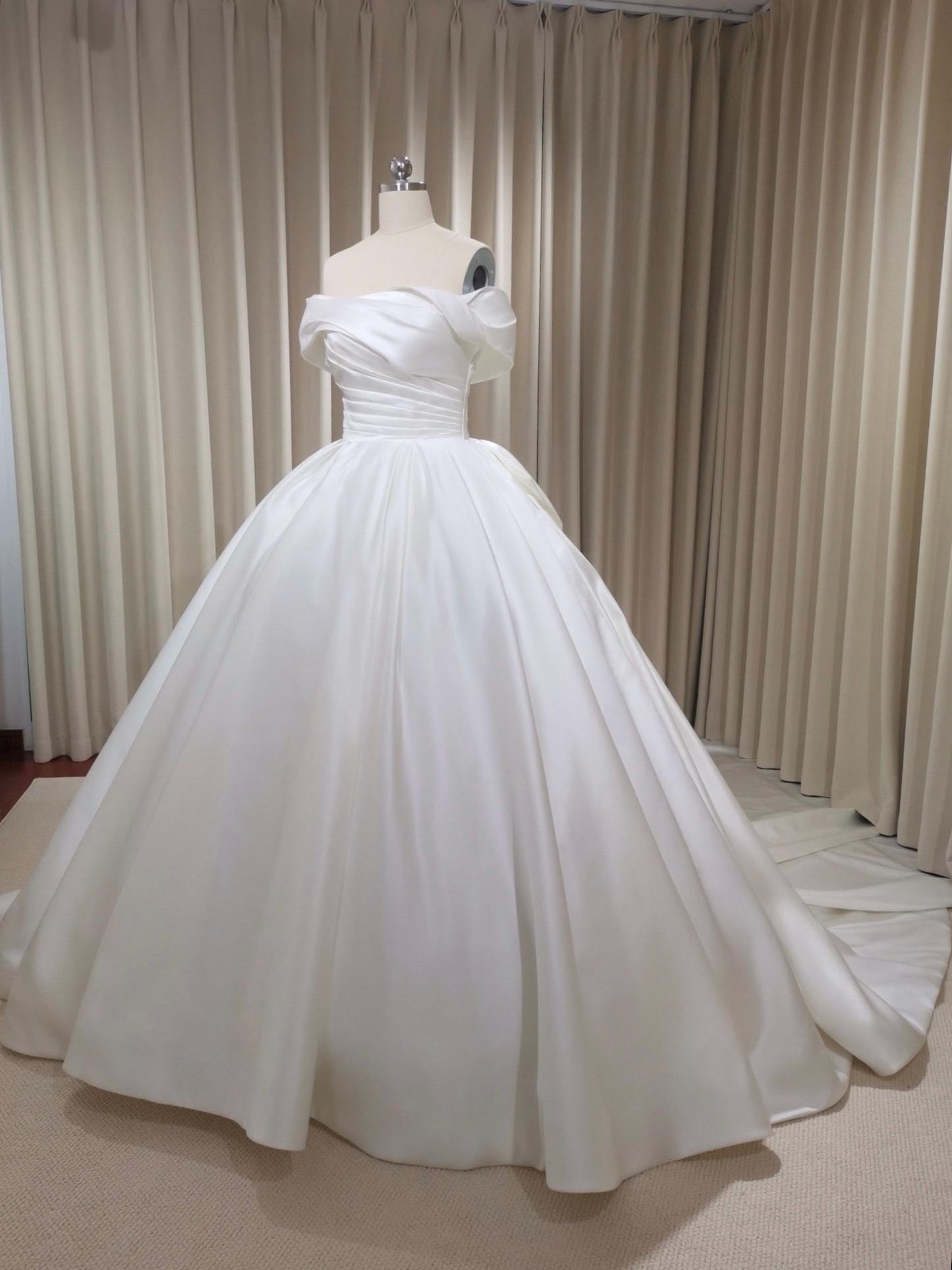 Off the Shoulder Minimalist Satin Corset Bridal Wedding Dress, Custom Prom Party Ball Gown, Romantic Boho Lolita Princess Sweetheart