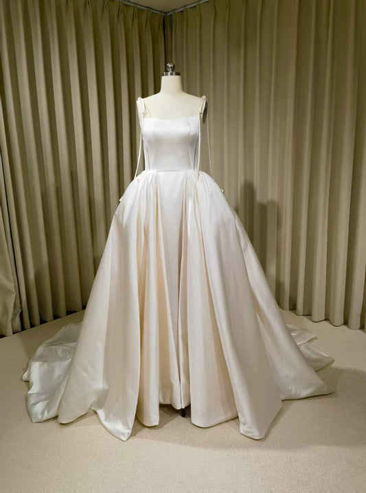 Lilibet | Sample dress