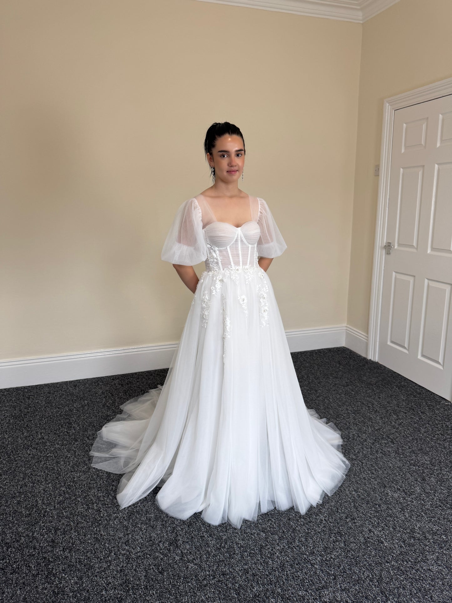 Linda | Puff Sleeve A-line Tulle Wedding Dress with Slit