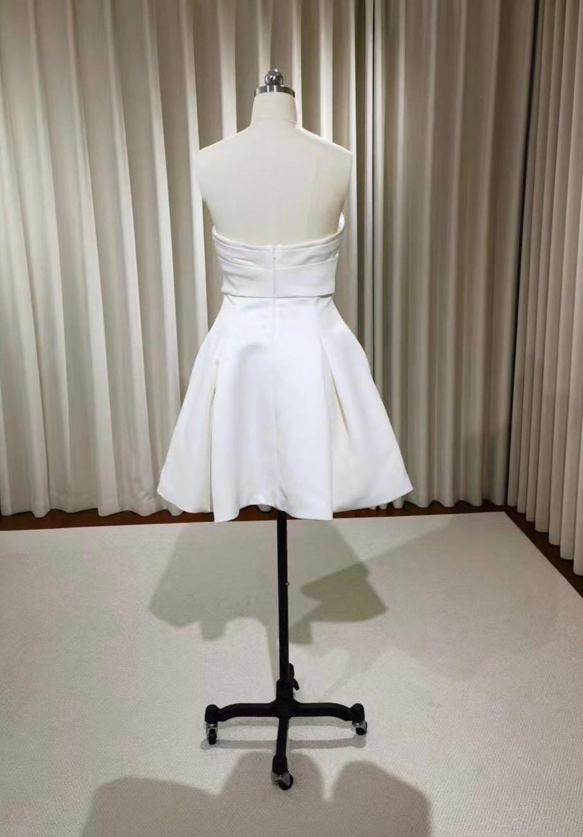 Evelyn | Sample dress