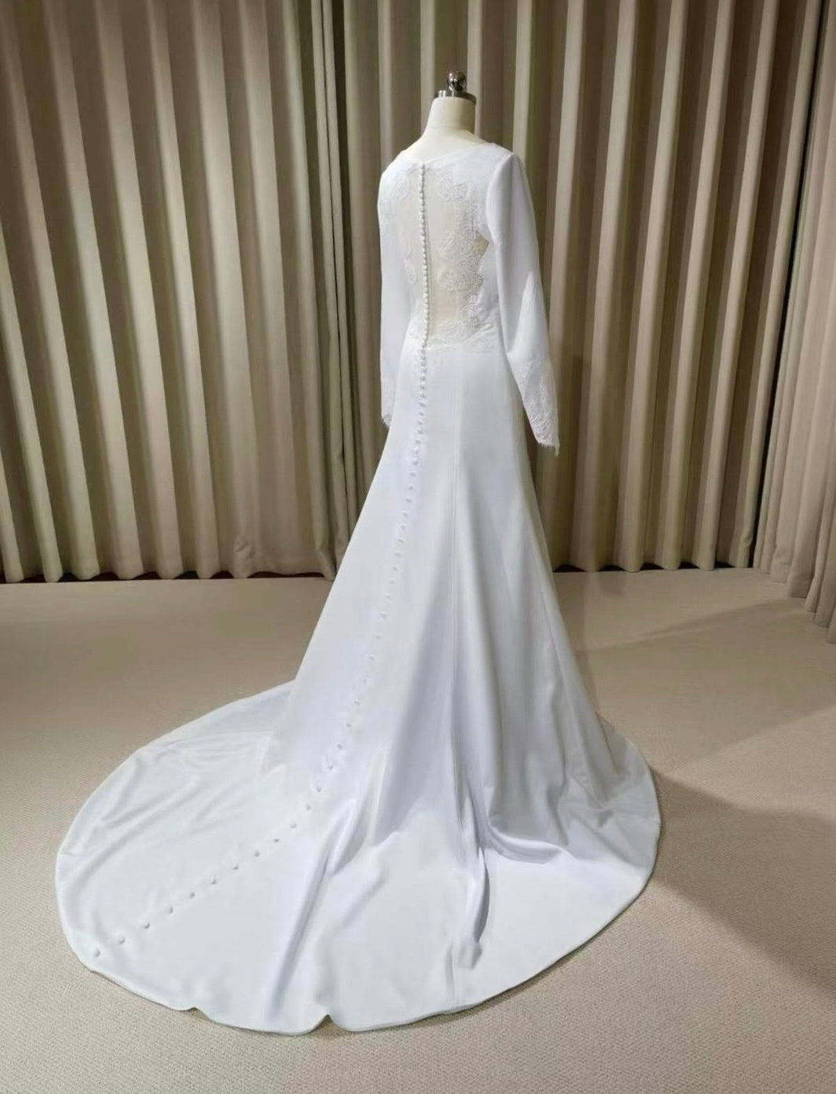 Bella | Sample dress