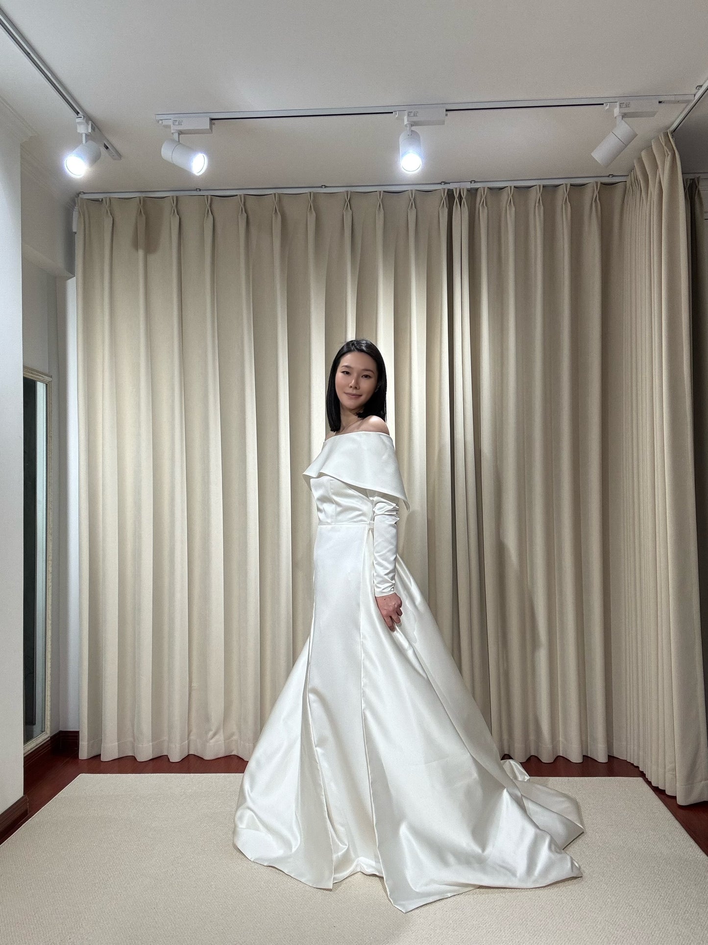 Vittoria | Off the Shoulder Long Sleeve Satin Mermaid Wedding Dress with Detached Train