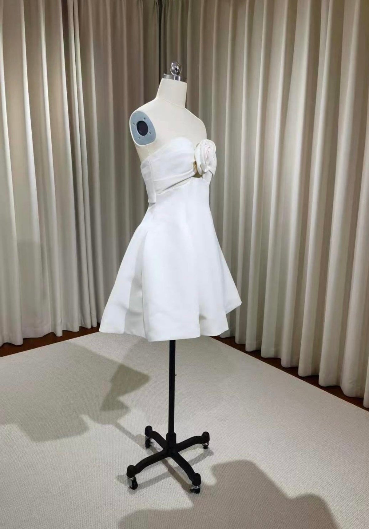 Evelyn | Sample dress