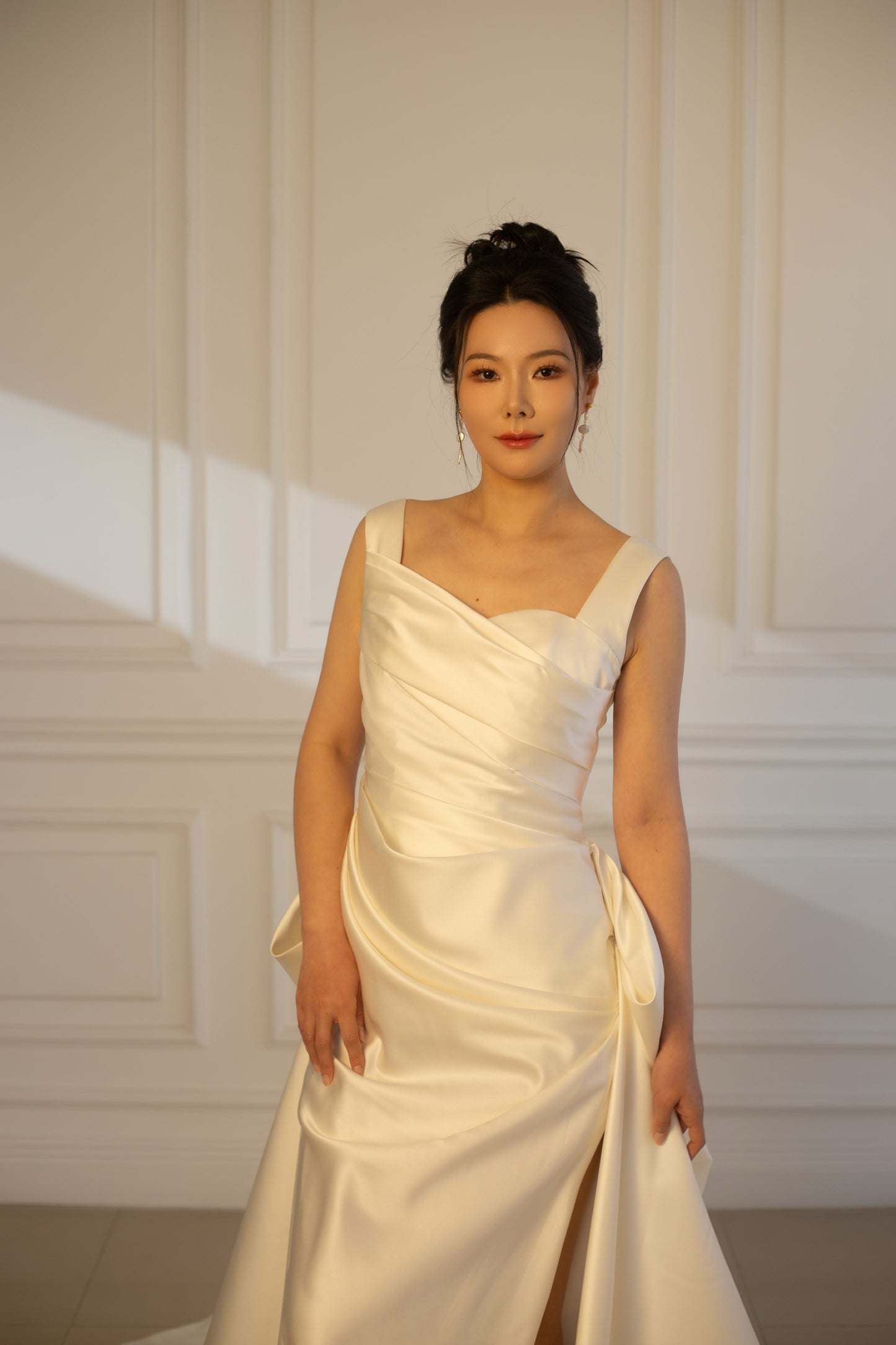 Dorothy | Satin Mermaid Wedding Dress with Shoulder Straps and Detachable Train
