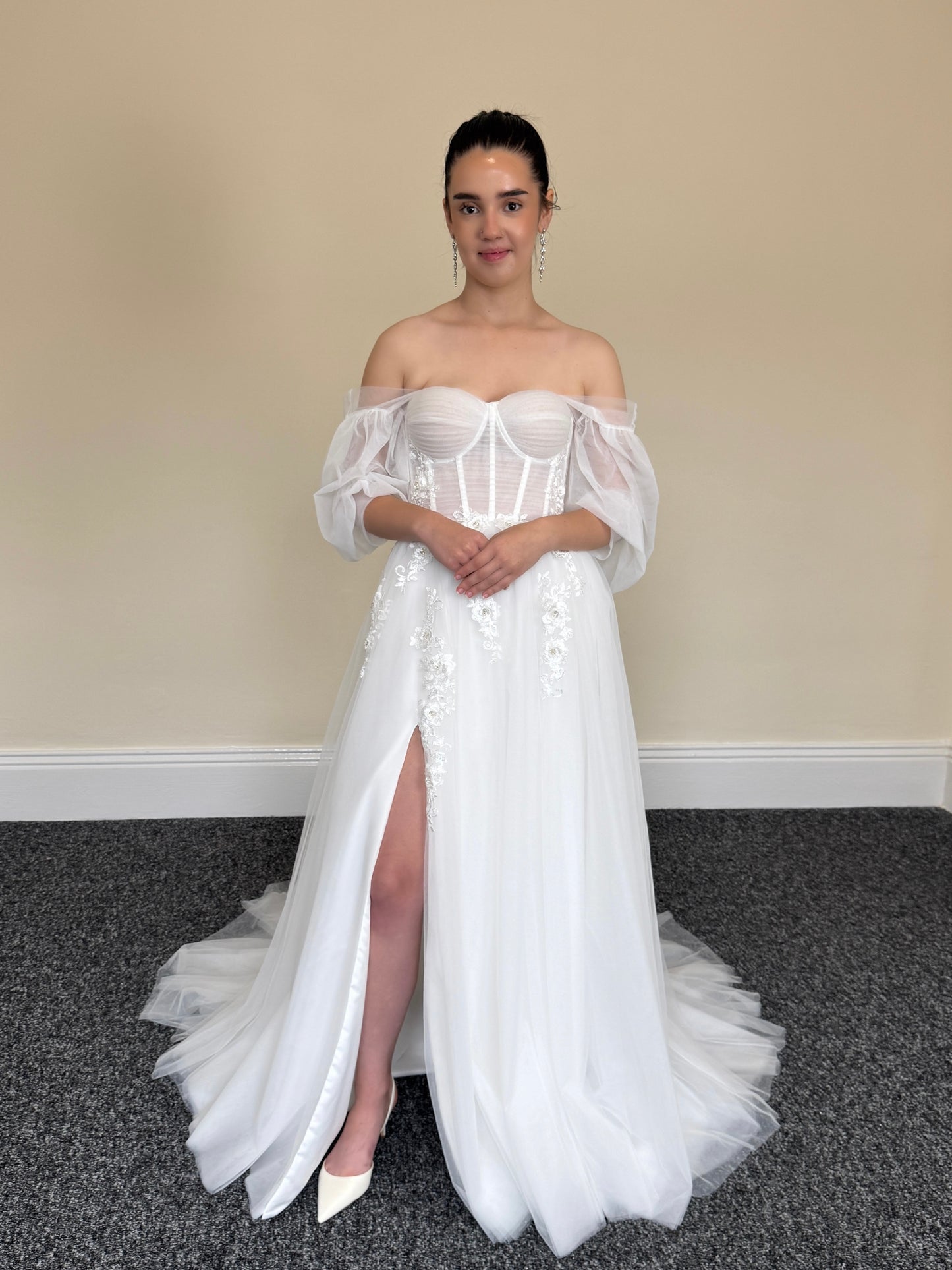Linda | Puff Sleeve A-line Tulle Wedding Dress with Slit