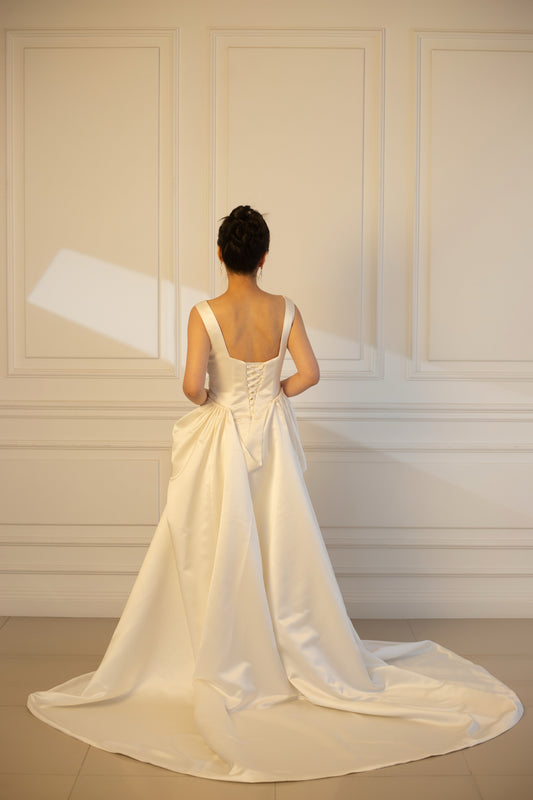 Dorothy | Satin Mermaid Wedding Dress with Shoulder Straps and Detachable Train