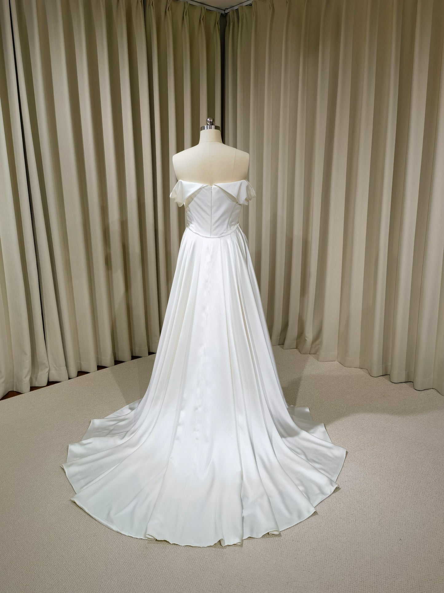 Viviana | Sample dress