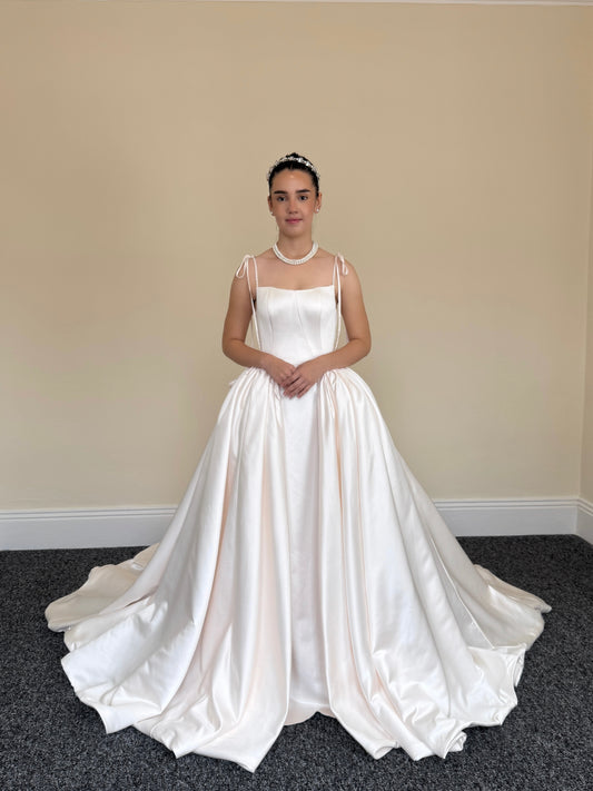 Lilibet | Sample dress