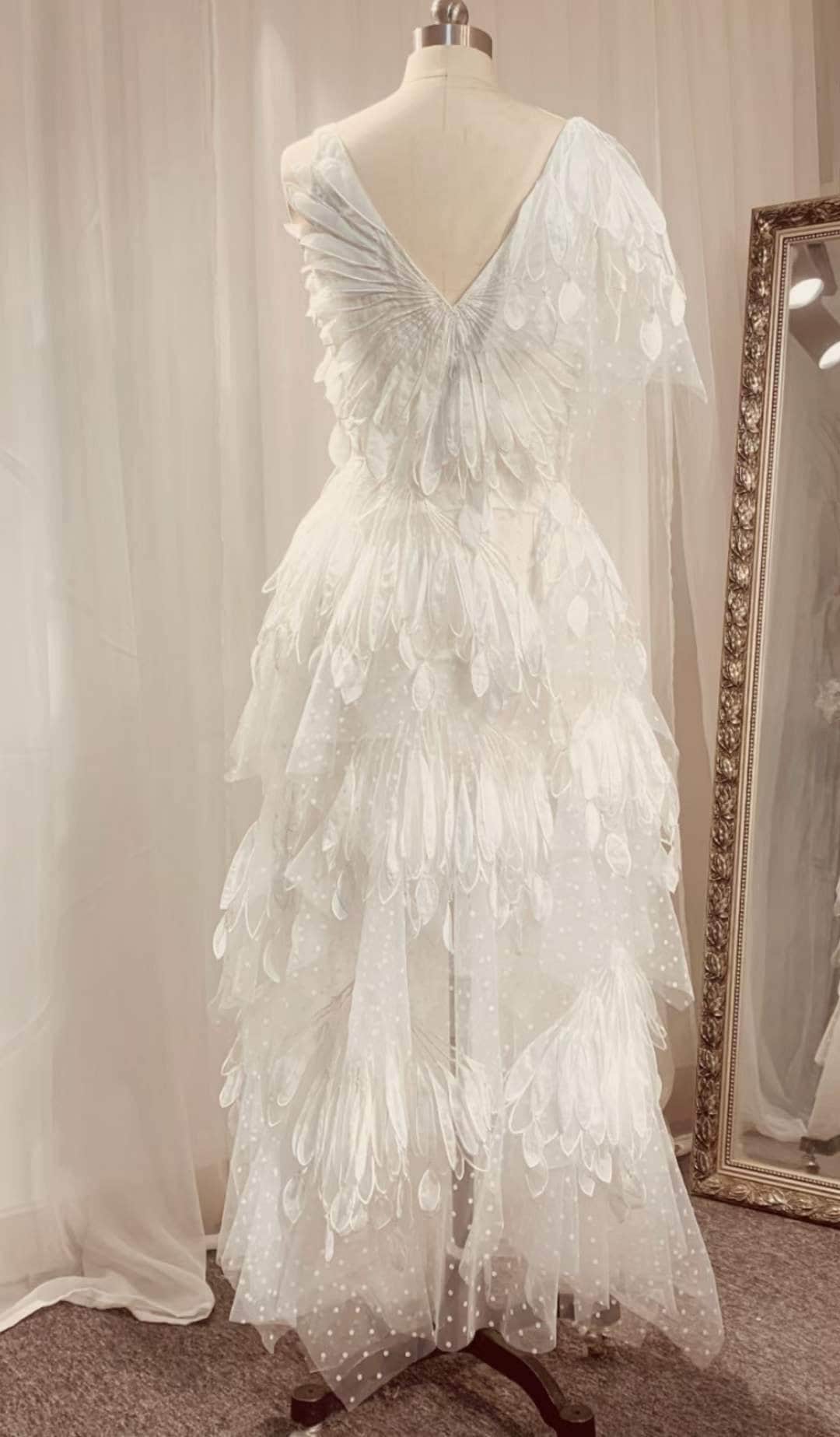 White/Black swan dress, Unique wedding prom dresses for rehearsal dinn Shindig Threads White/Black swan dress, Unique wedding prom dresses for rehearsal dinn Shindig Threads