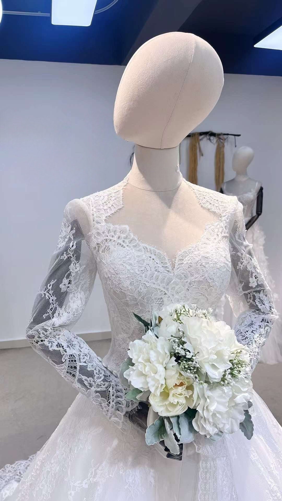 long sleeve wedding princess ball gown corset wedding dress Vintage Lace Long Sleeves Wedding Dress Ball Gown Lisposa