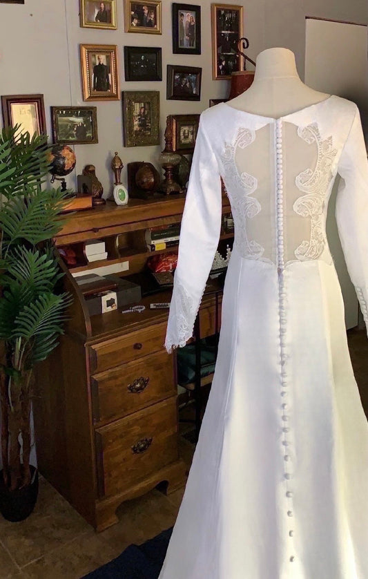 Sample dress, Custom Twilight Bella’s Ivory Satin Lace Back Wedding Bridal Dress, Minimalist Long Sleeve A-Line Elegant Party Gown