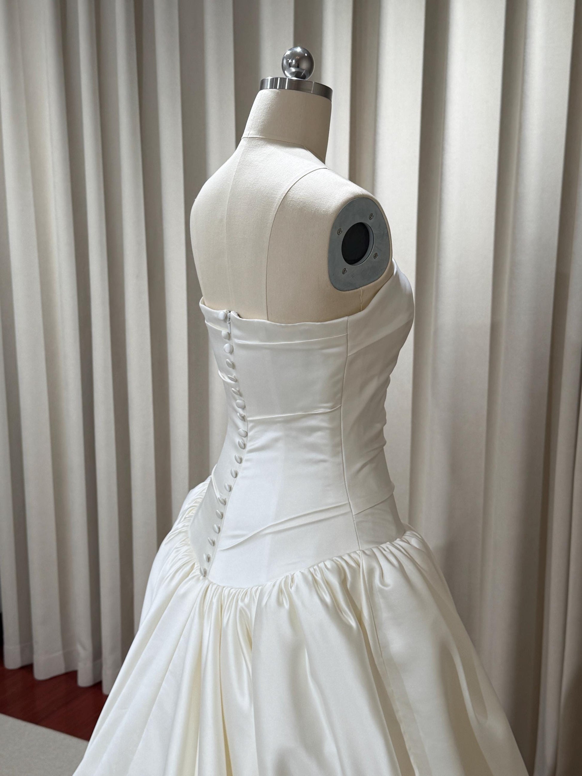 satin drop waist wedding dress Selene 116/120 cm (45/47)Model is Strapless Drop Waist Satin Gown