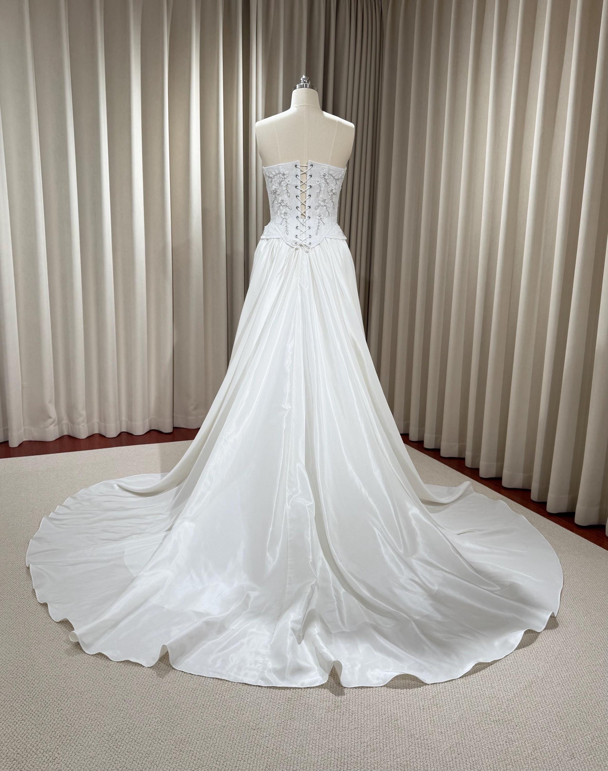 Two-piece Hand Embroidery Corset Top with Taffeta Skirt Wedding Dress, Custom Modest Courthouse Civil Wedding Vintage Victoria Ball Gown