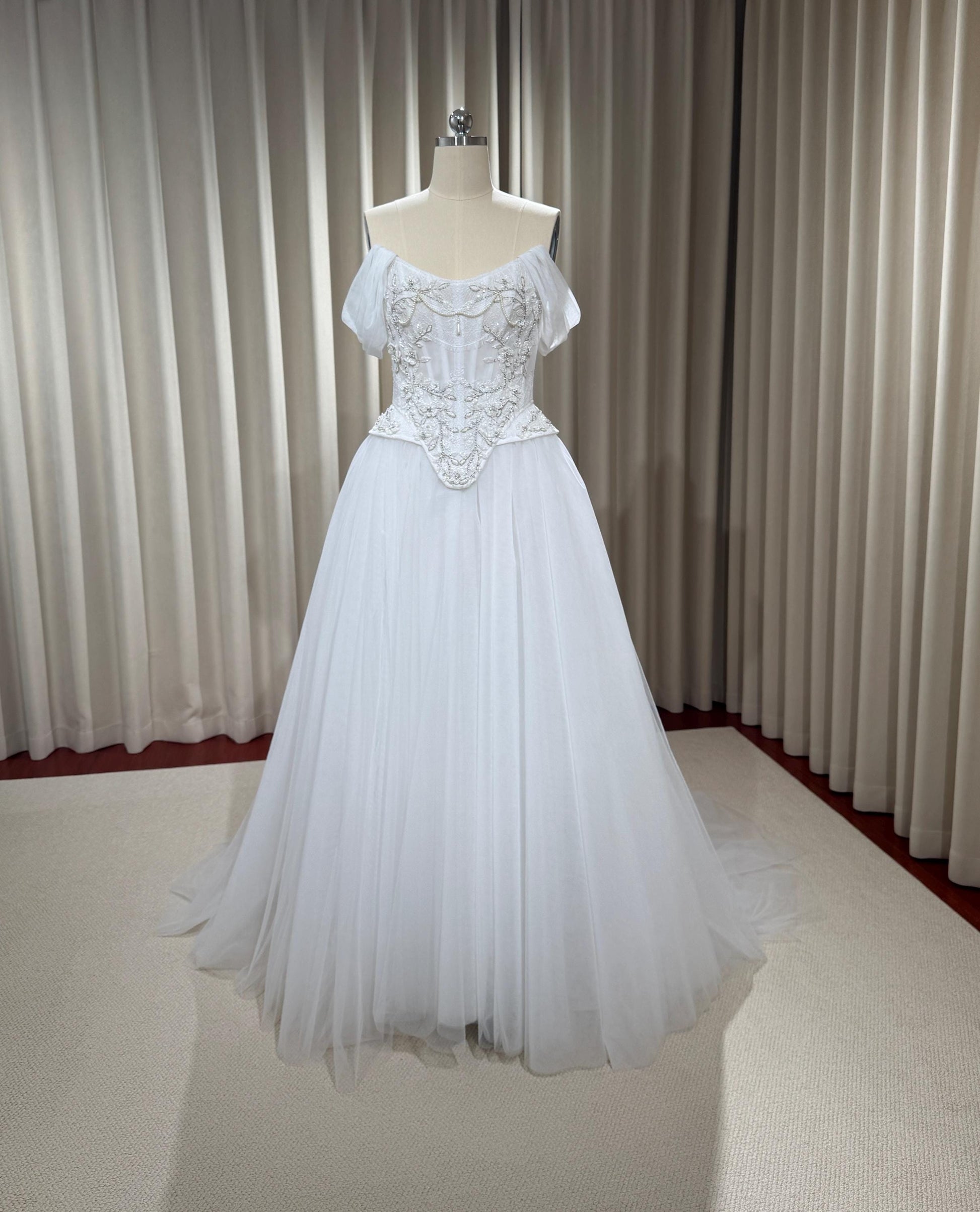 Two-piece Hand Embroidery Corset Top with Tulle Skirt Wedding Dress, Custom Modest Courthouse Civil Wedding Vintage Victoria Ball Gown