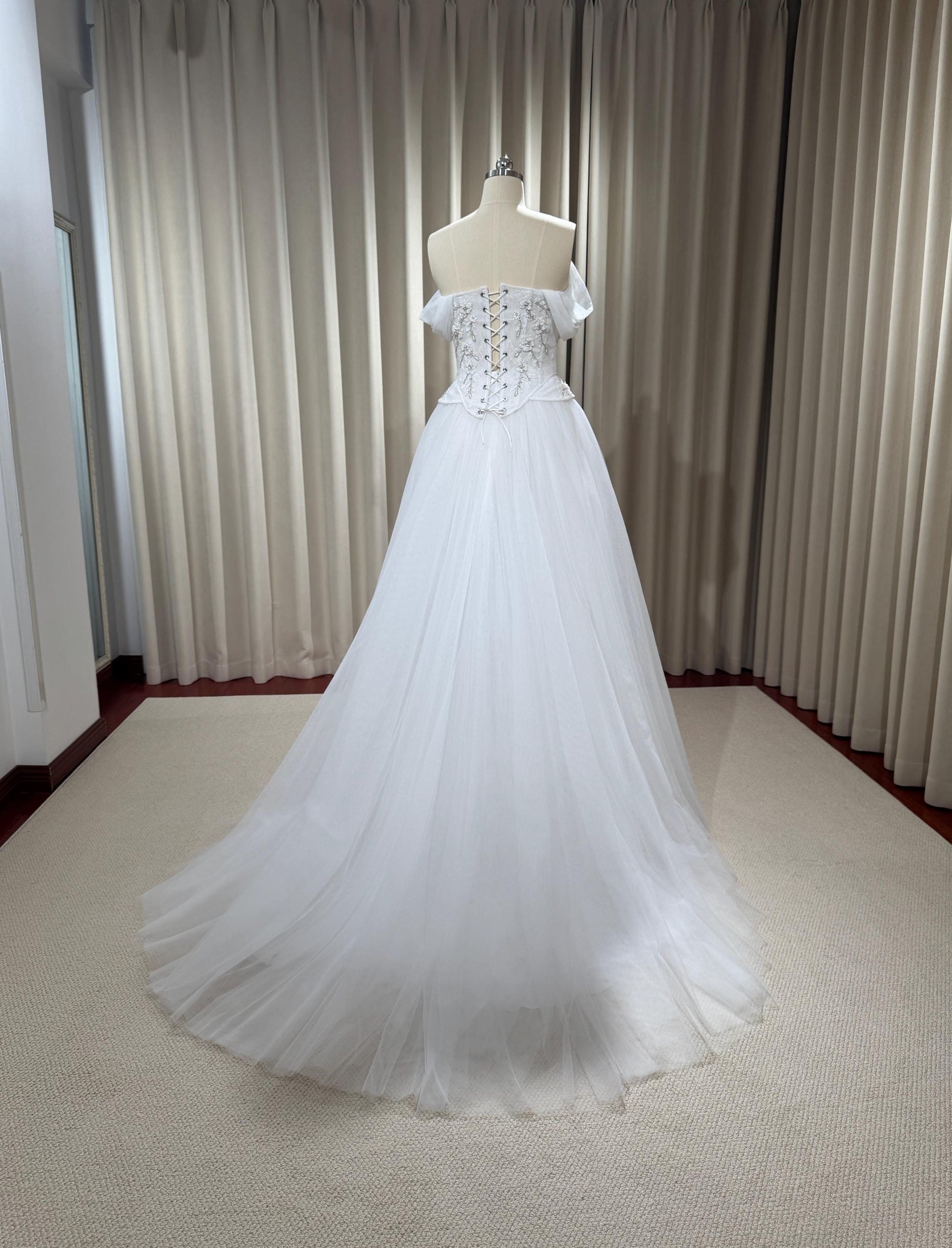 Two-piece Hand Embroidery Corset Top with Tulle Skirt Wedding Dress, Custom Modest Courthouse Civil Wedding Vintage Victoria Ball Gown