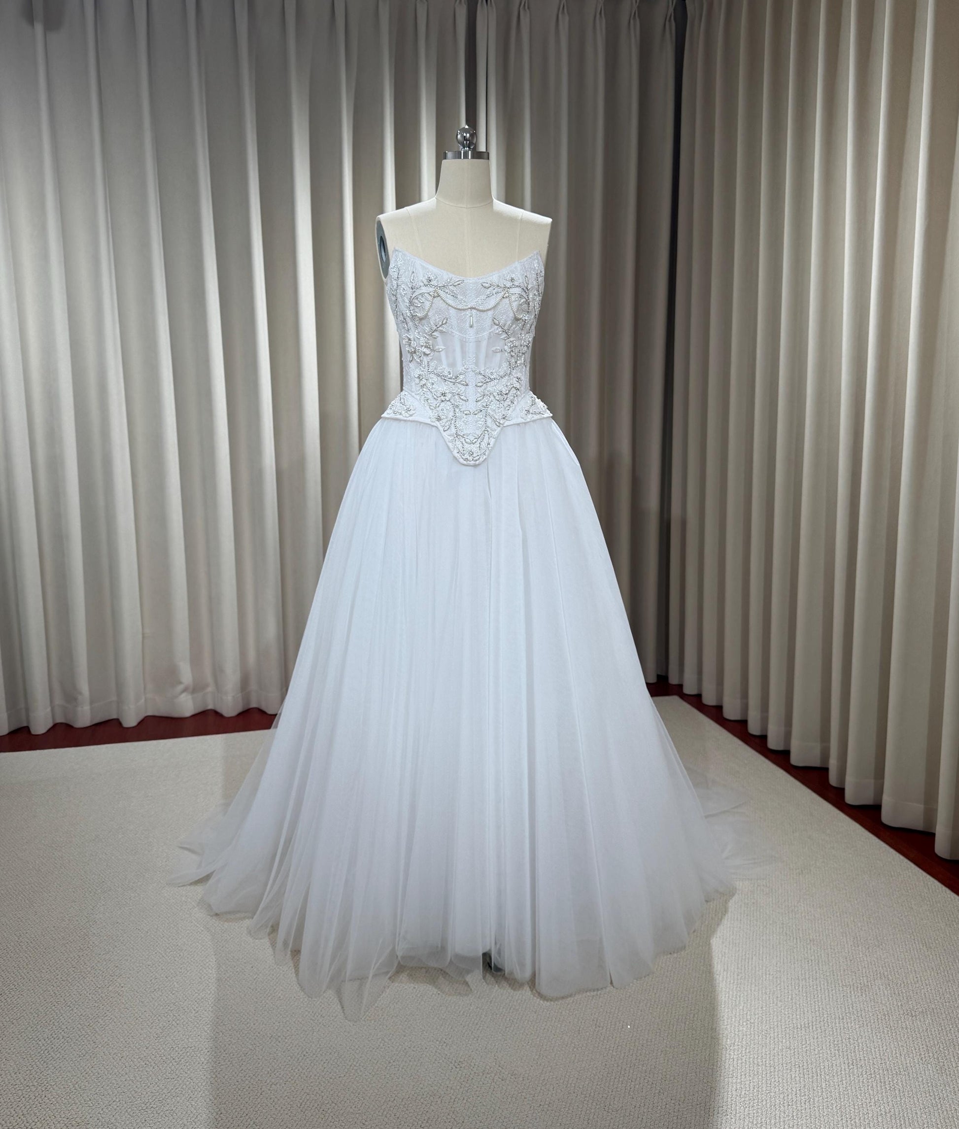 Two-piece Hand Embroidery Corset Top with Tulle Skirt Wedding Dress, Custom Modest Courthouse Civil Wedding Vintage Victoria Ball Gown