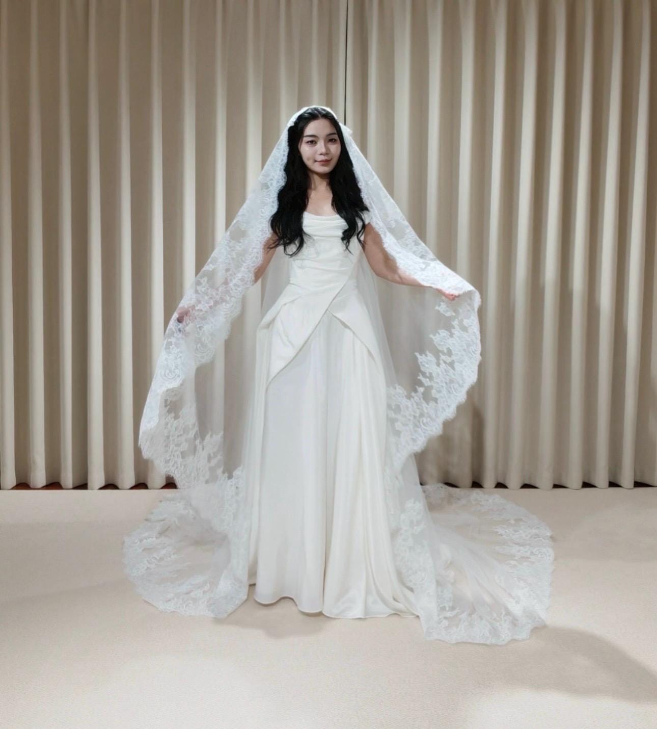 1 Tier Lace Trim Wedding Veil