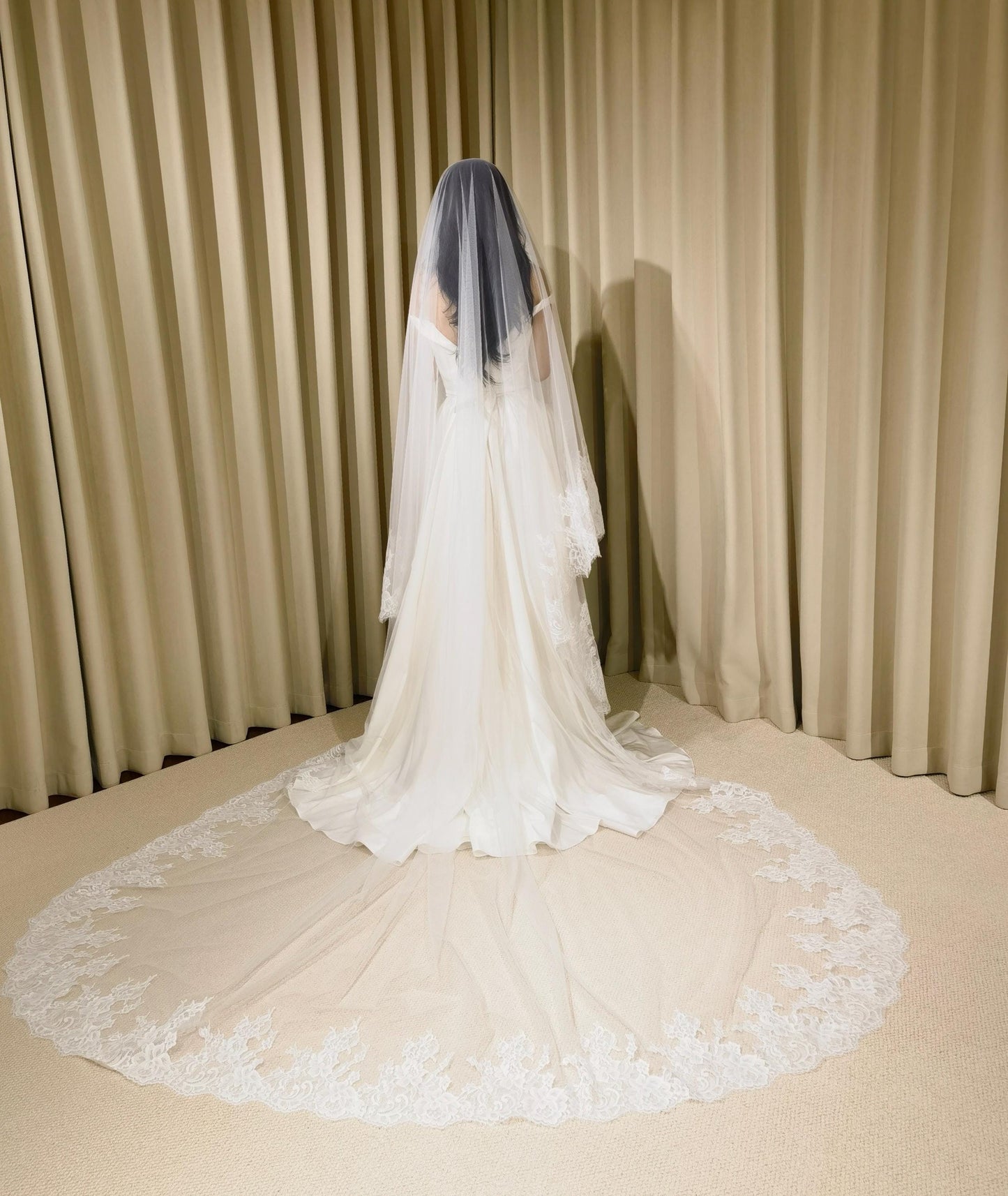 1 Tier Lace Trim Wedding Veil