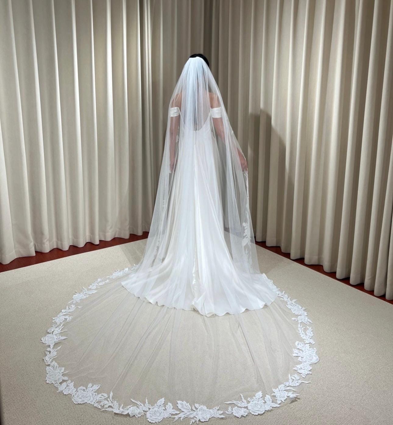 1 Tier Lace Trim Wedding Veil