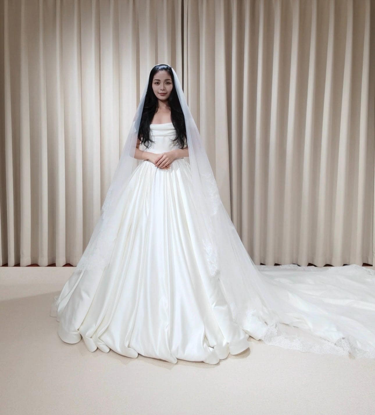 2 Tier Lace Trim Wedding Veil