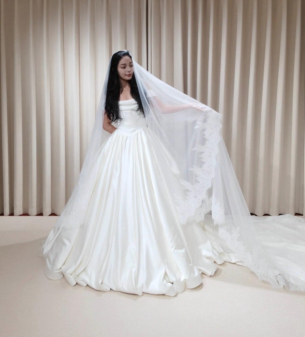 2 Tier Lace Trim Wedding Veil