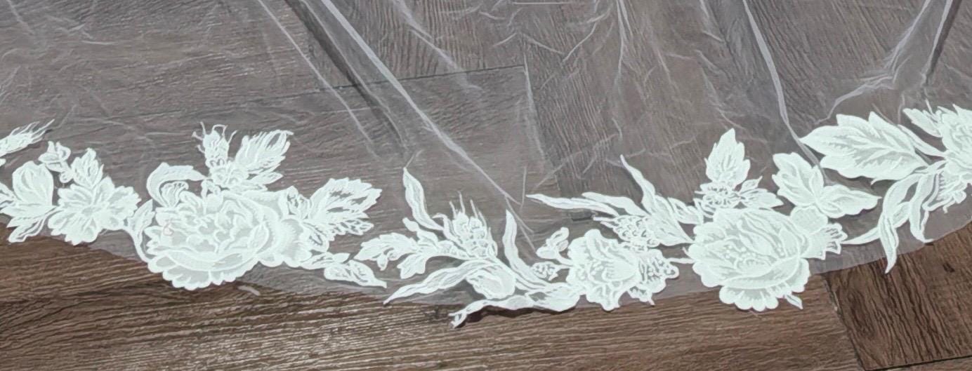 1 Tier Lace Trim Wedding Veil