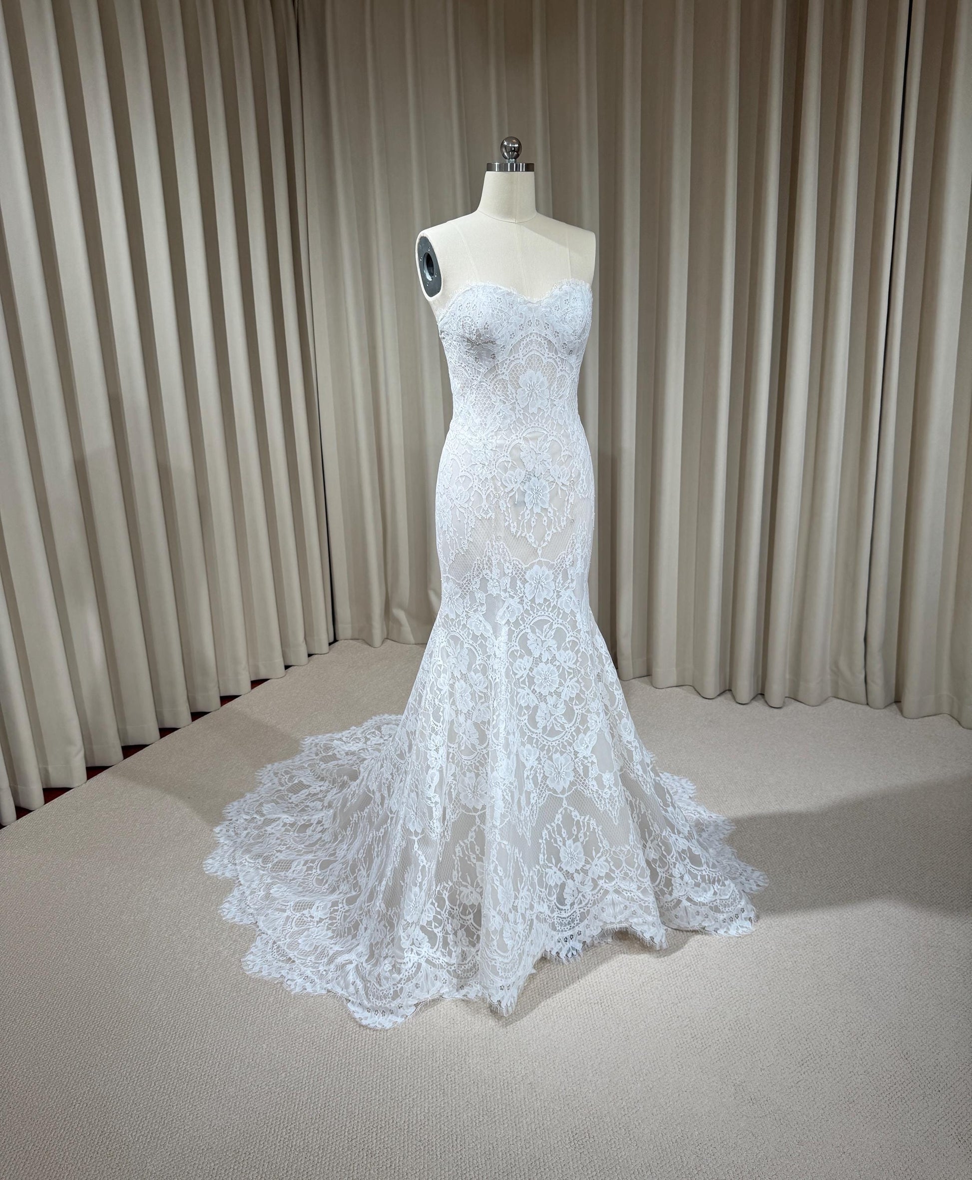 Lace Corset Mermaid Dress with Detachable Train | Elysia