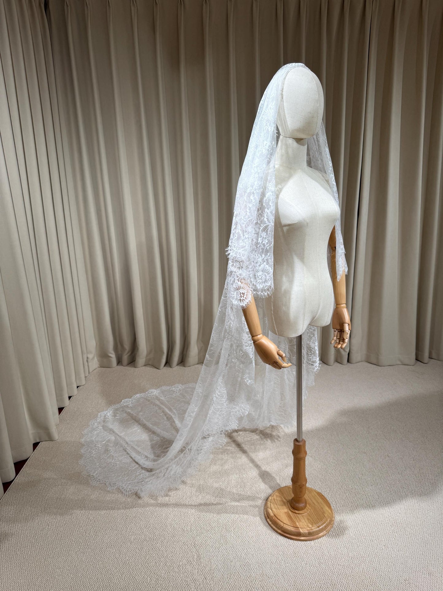 2 Tier Lace Wedding Veil