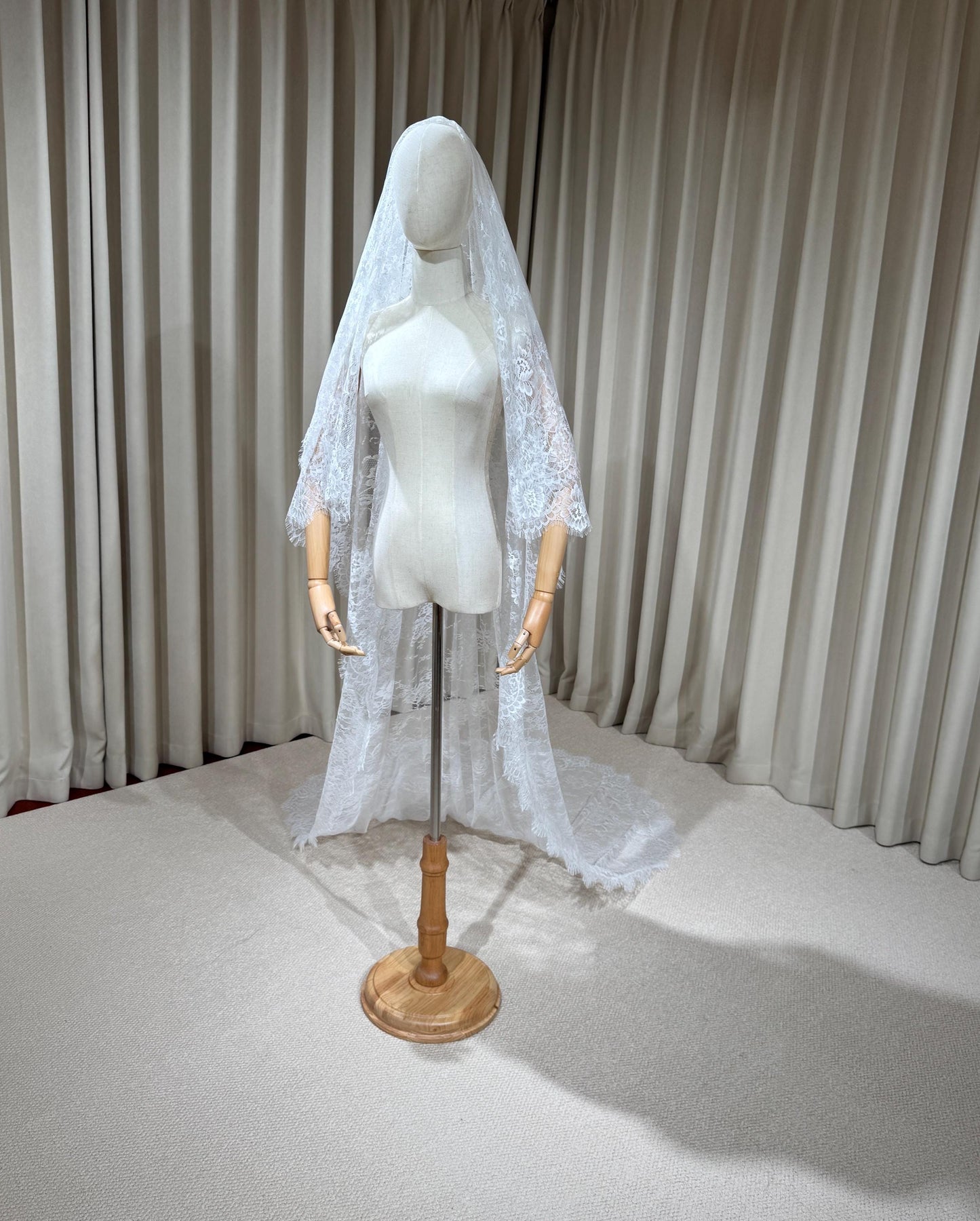 2 Tier Lace Wedding Veil