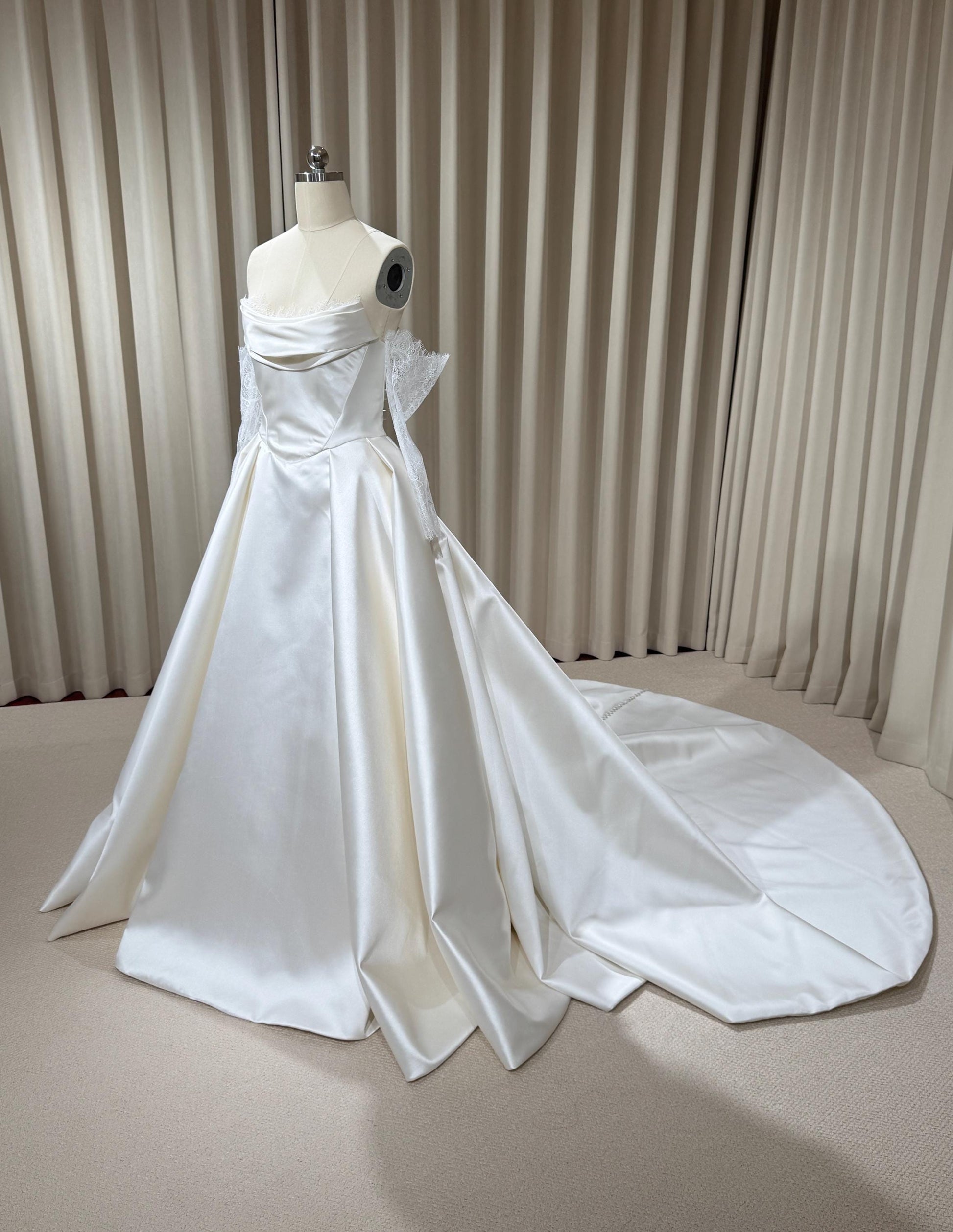 Detachable Lace Long Sleeve Satin Corset Basque Waist Wedding Ballgown | Joanna