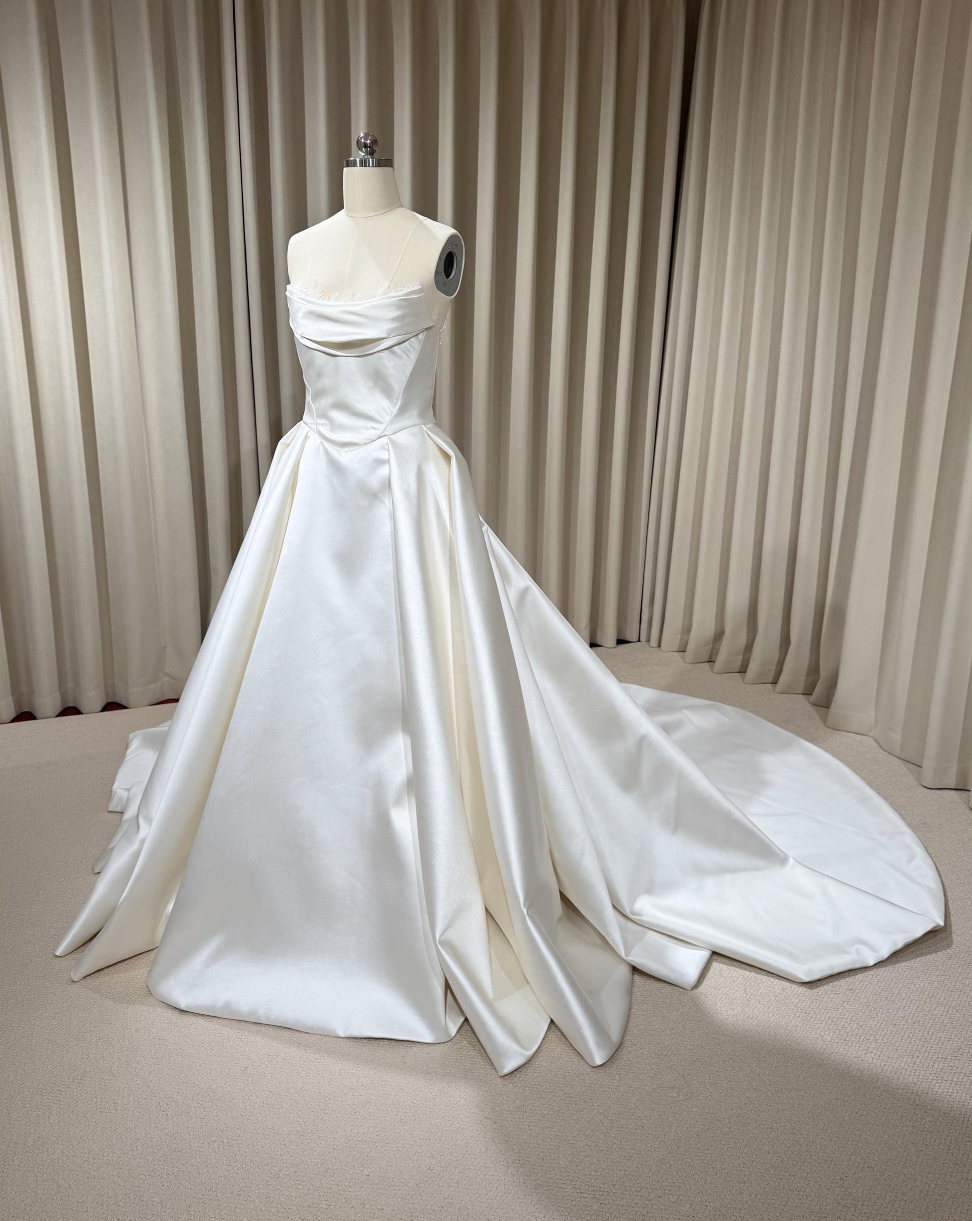 Detachable Lace Long Sleeve Satin Corset Basque Waist Wedding Ballgown | Joanna
