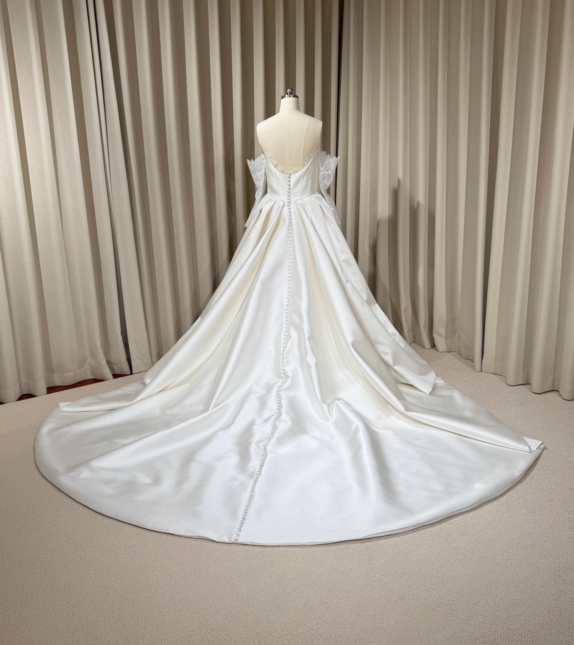 Detachable Lace Long Sleeve Satin Corset Basque Waist Wedding Ballgown | Joanna