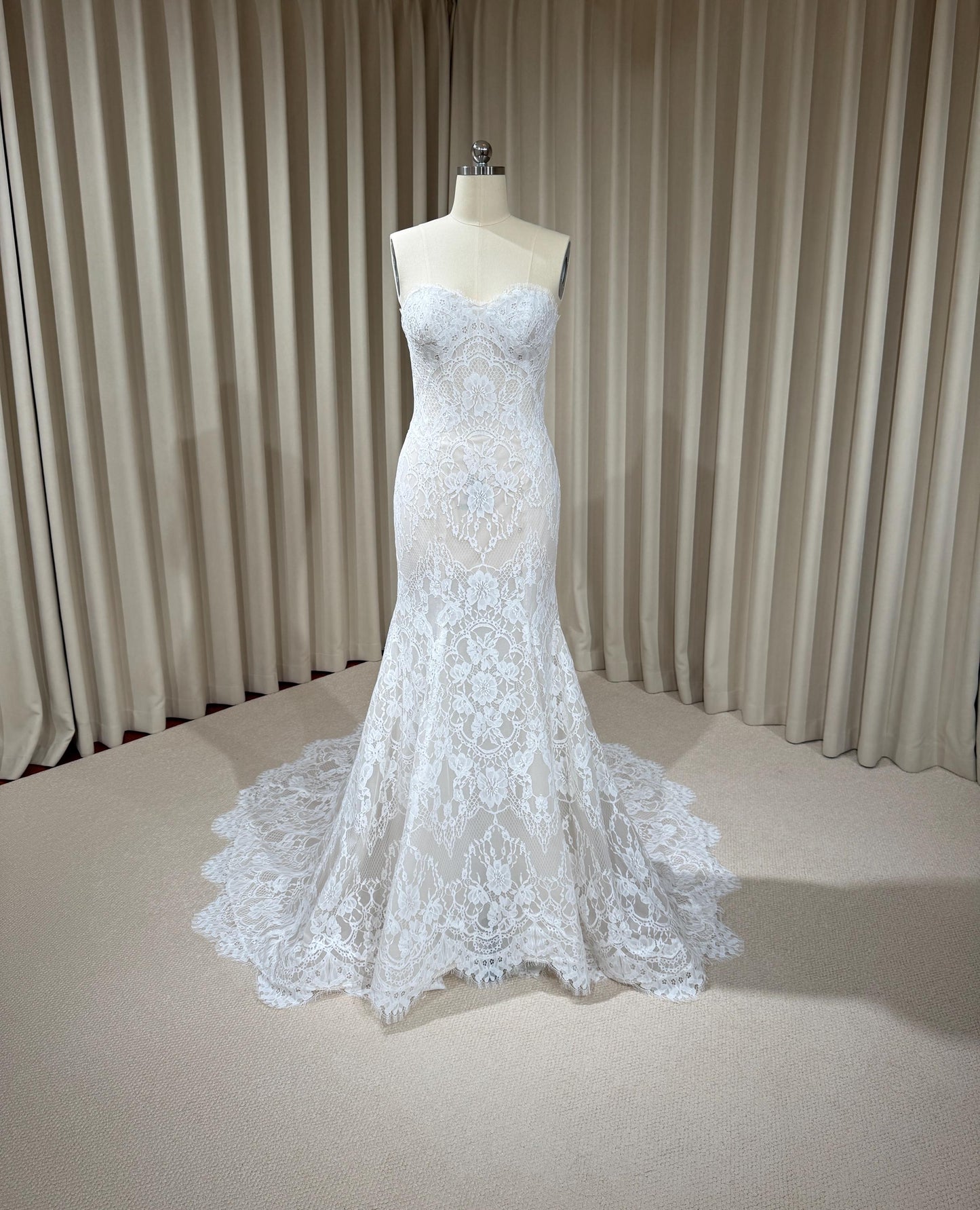 Lace Corset Mermaid Dress with Detachable Train | Elysia