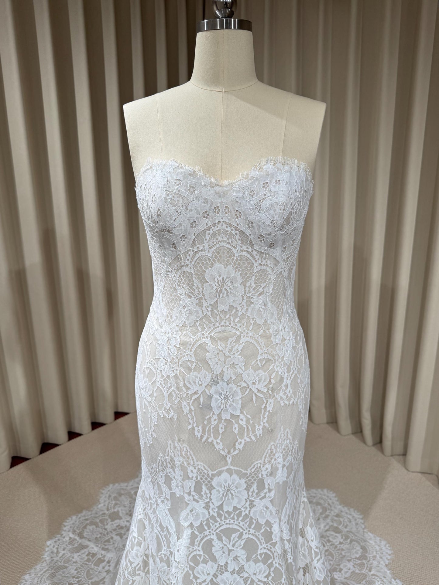 Lace Corset Mermaid Dress with Detachable Train | Elysia