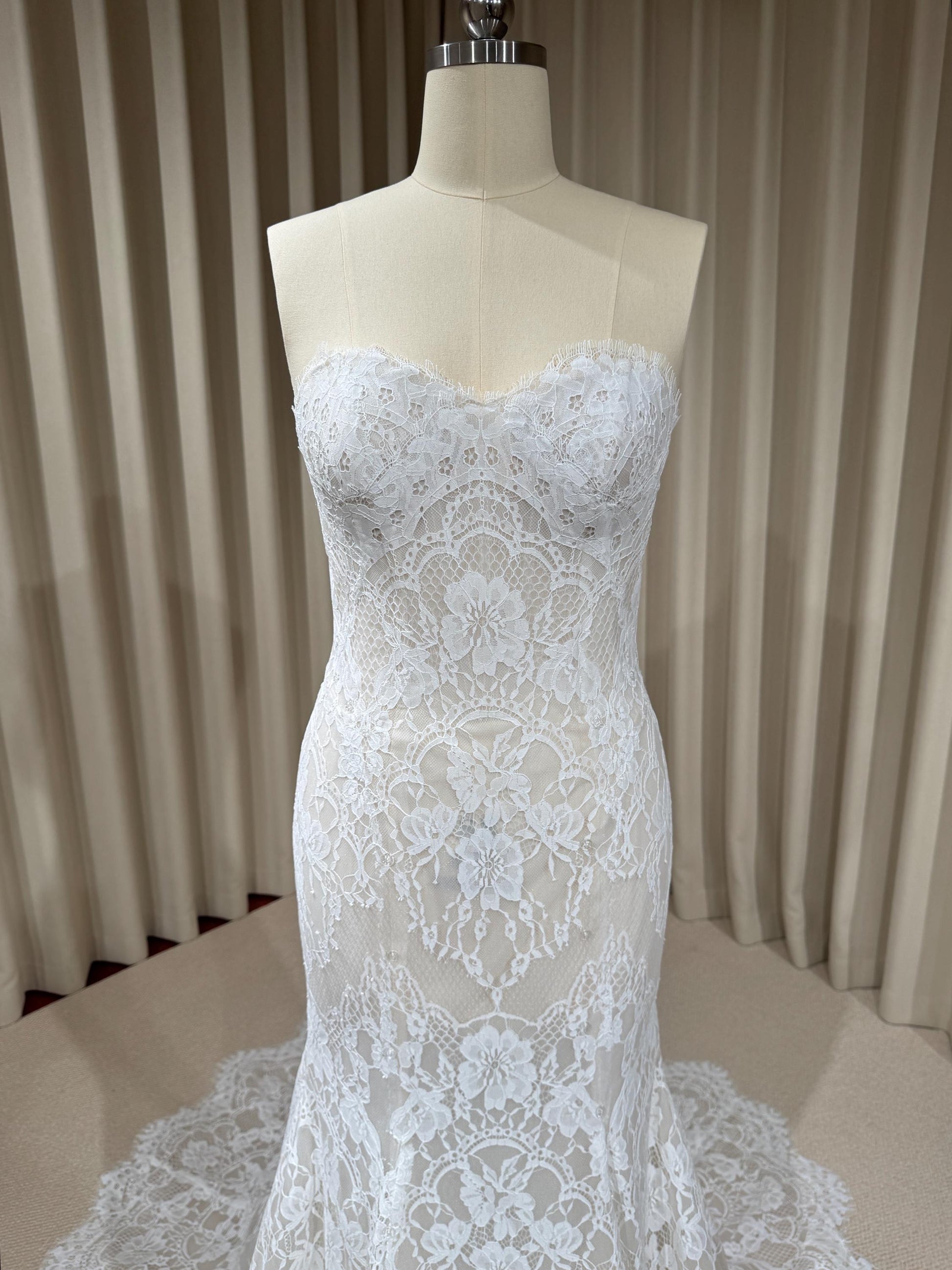 Lace Corset Mermaid Dress with Detachable Train | Elysia