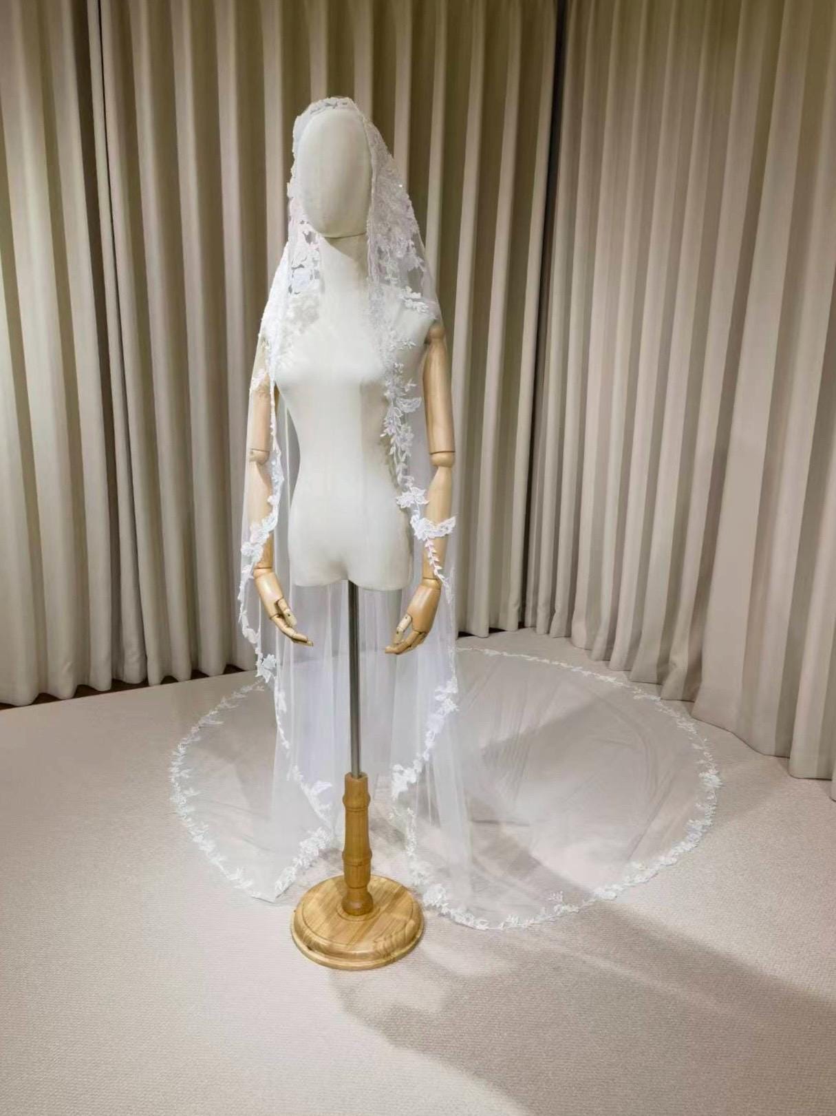 1 Tier Mantilla Lace Beaded Wedding Veil