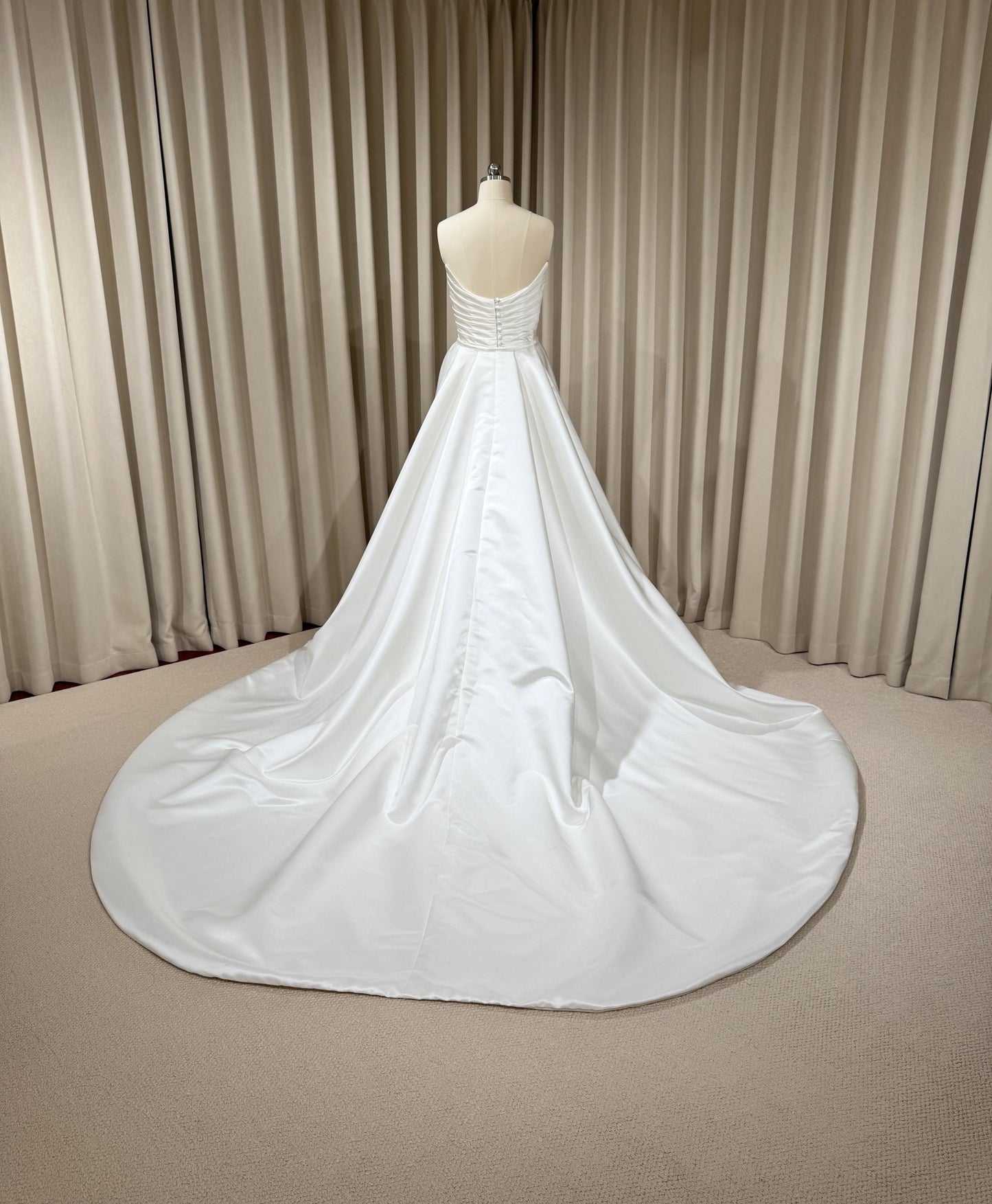 Satin Mermaid Wedding Dress with Detachable Train | Natiallia