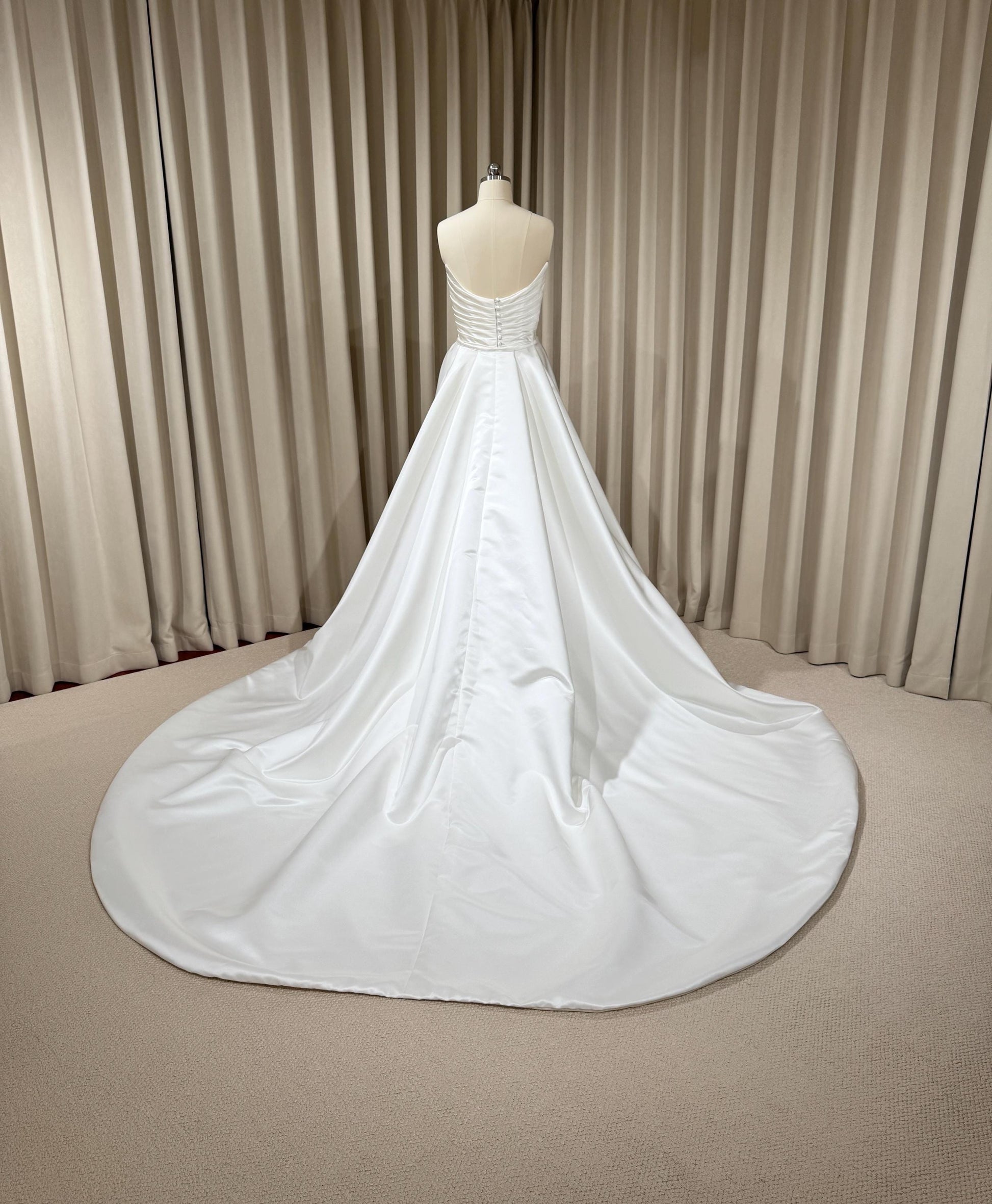 Satin Mermaid Wedding Dress with Detachable Train | Natiallia