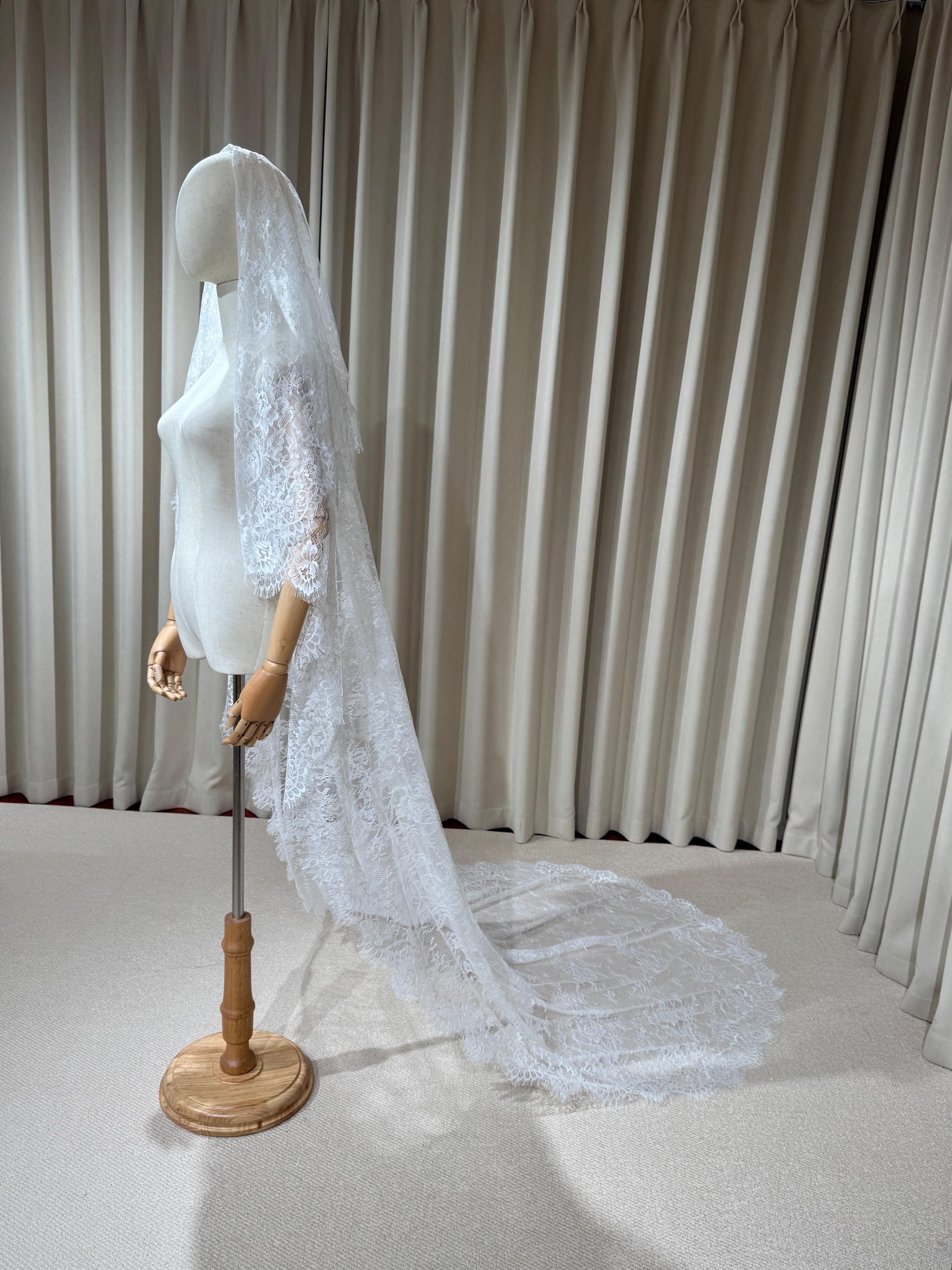 2 Tier Lace Wedding Veil