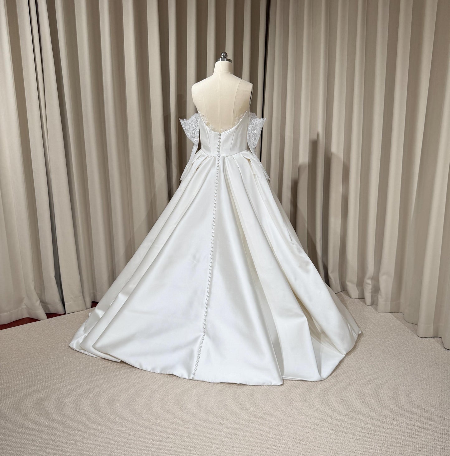 Detachable Lace Long Sleeve Satin Corset Basque Waist Wedding Ballgown | Joanna