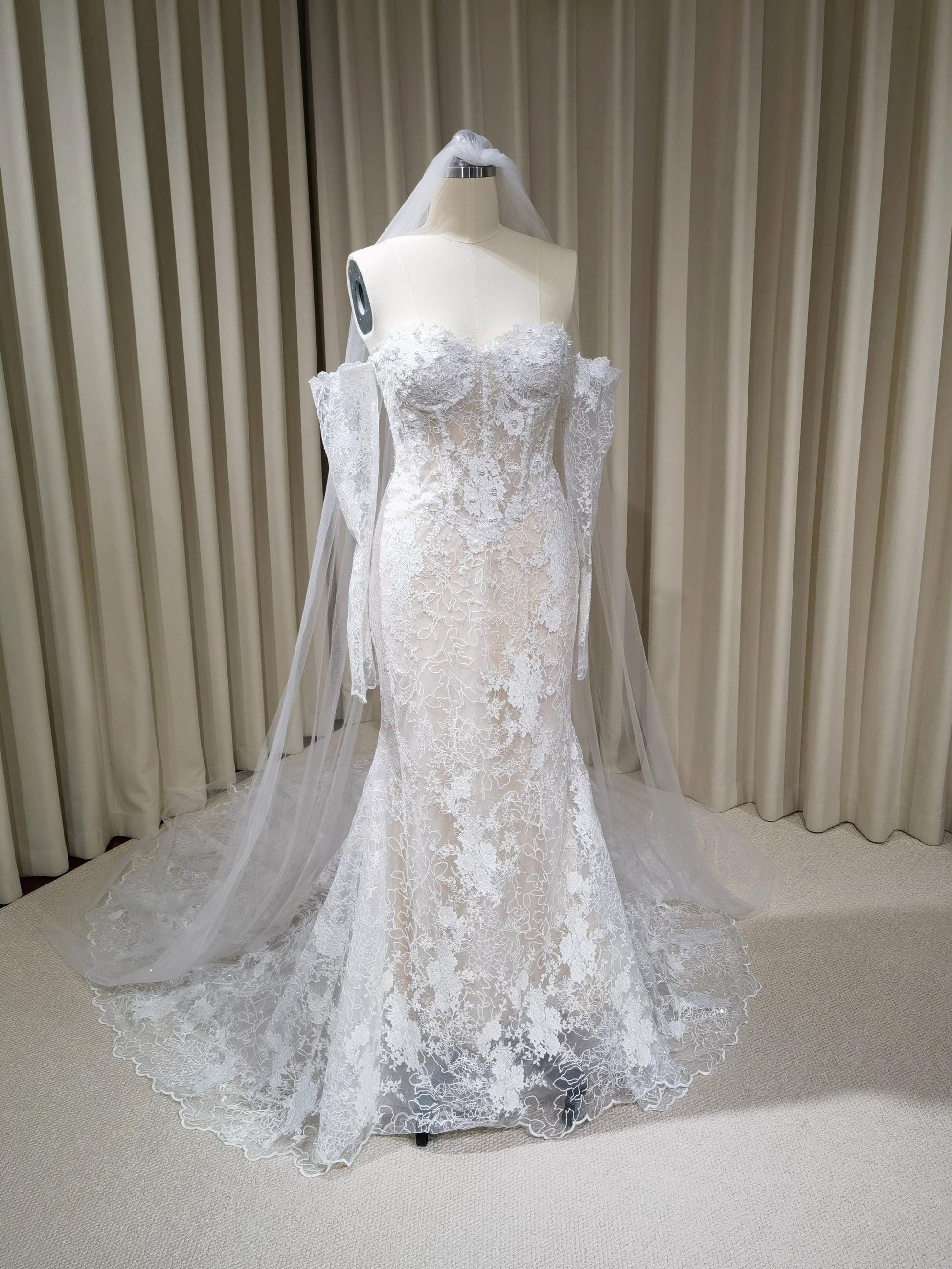 1 Tier Soft Tulle Wedding Veil with Hand Embroidery (Name Initials & Wedding Date)