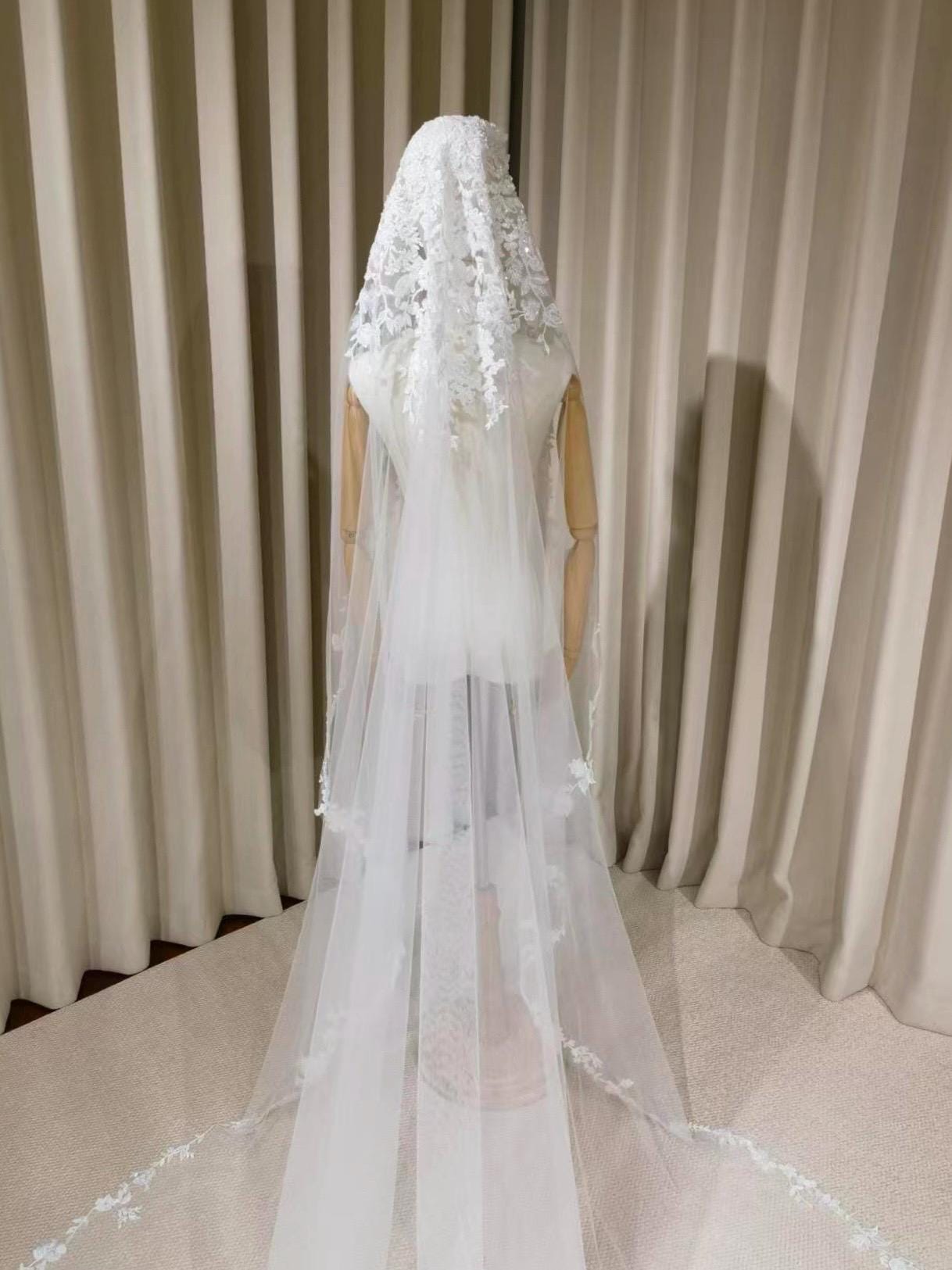 1 Tier Mantilla Lace Beaded Wedding Veil